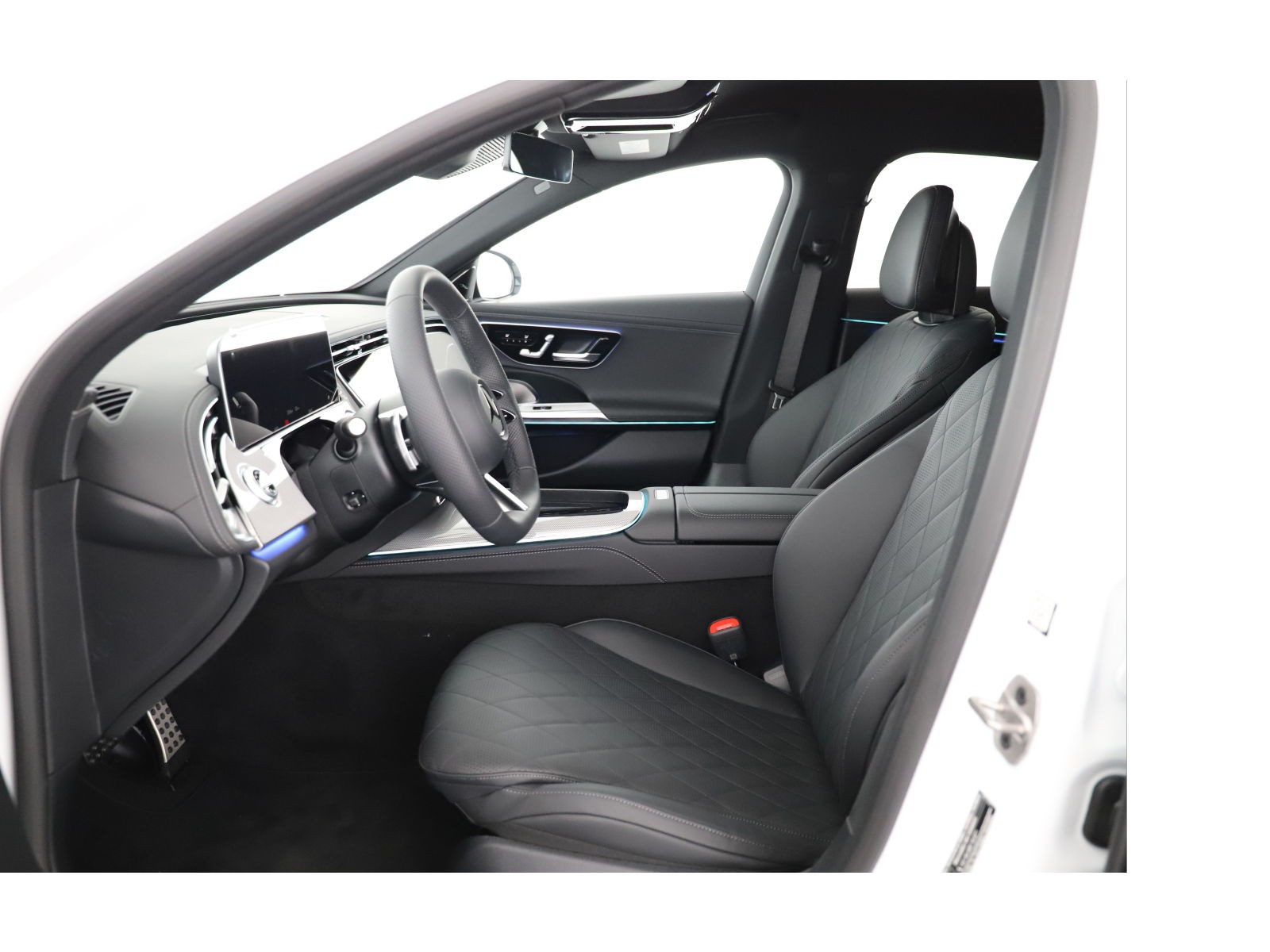 MERCEDES-BENZ E 200 9G-Tronic 4Matic-image-9