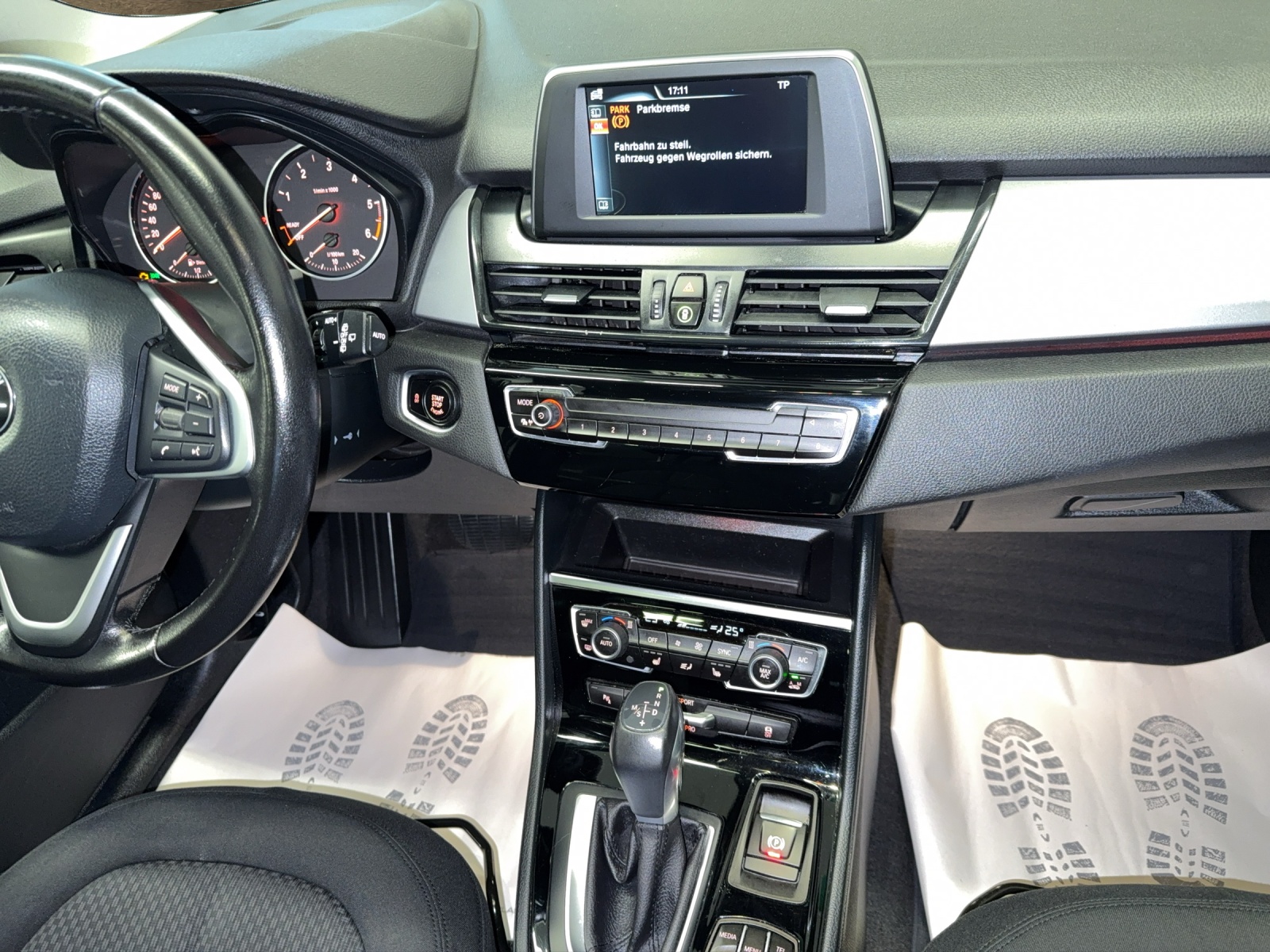 BMW 218d Gran Tourer Sport Line Steptronic-image-10