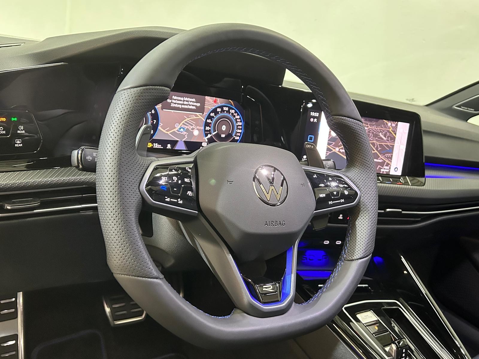 VW Golf Variant 2.0 TSI R DSG 4Motion-image-4