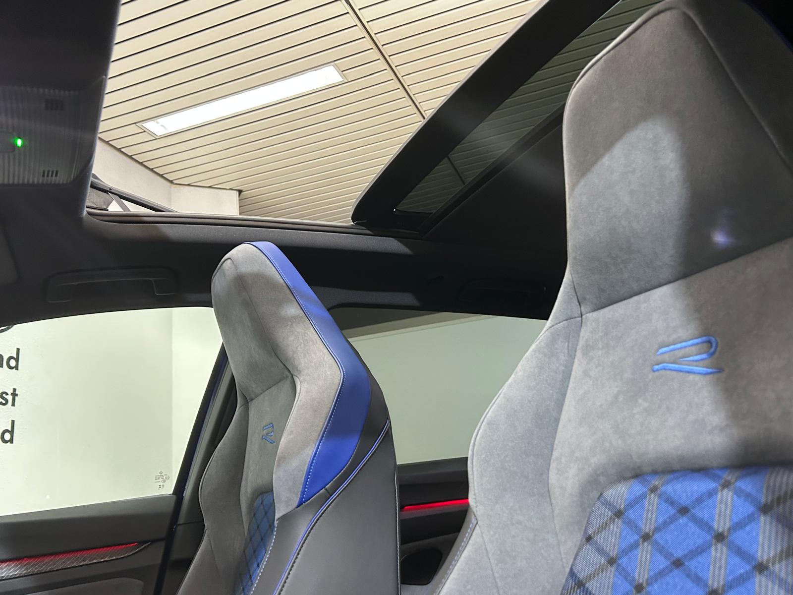 VW Golf Variant 2.0 TSI R DSG 4Motion-image-10