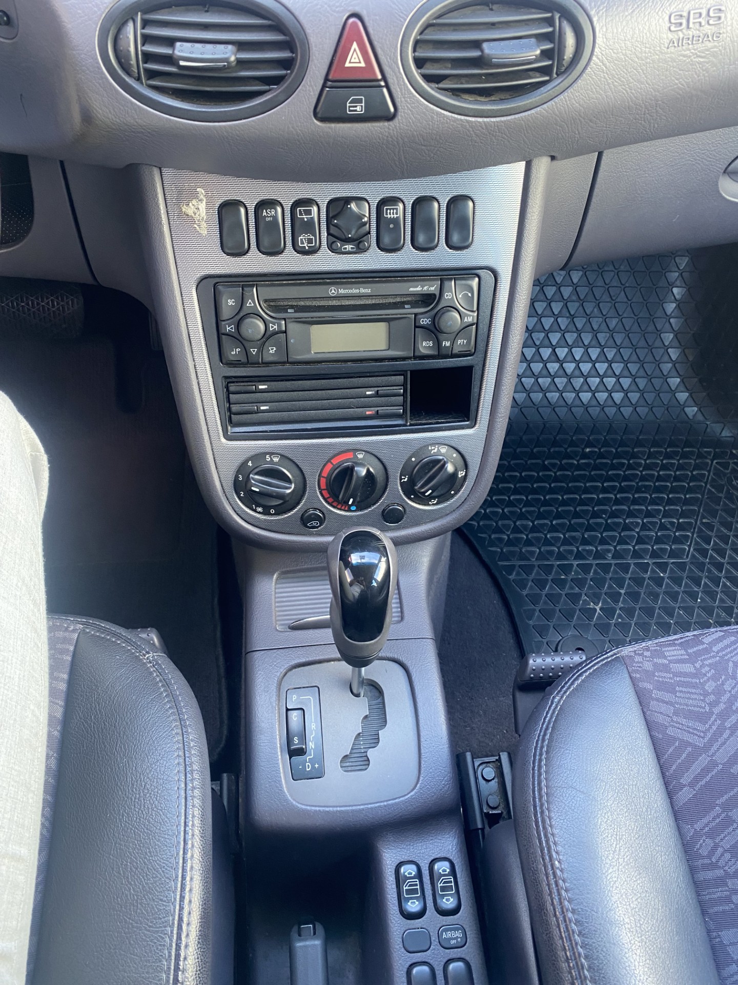 MERCEDES-BENZ A 160 L Avantgarde-image-12