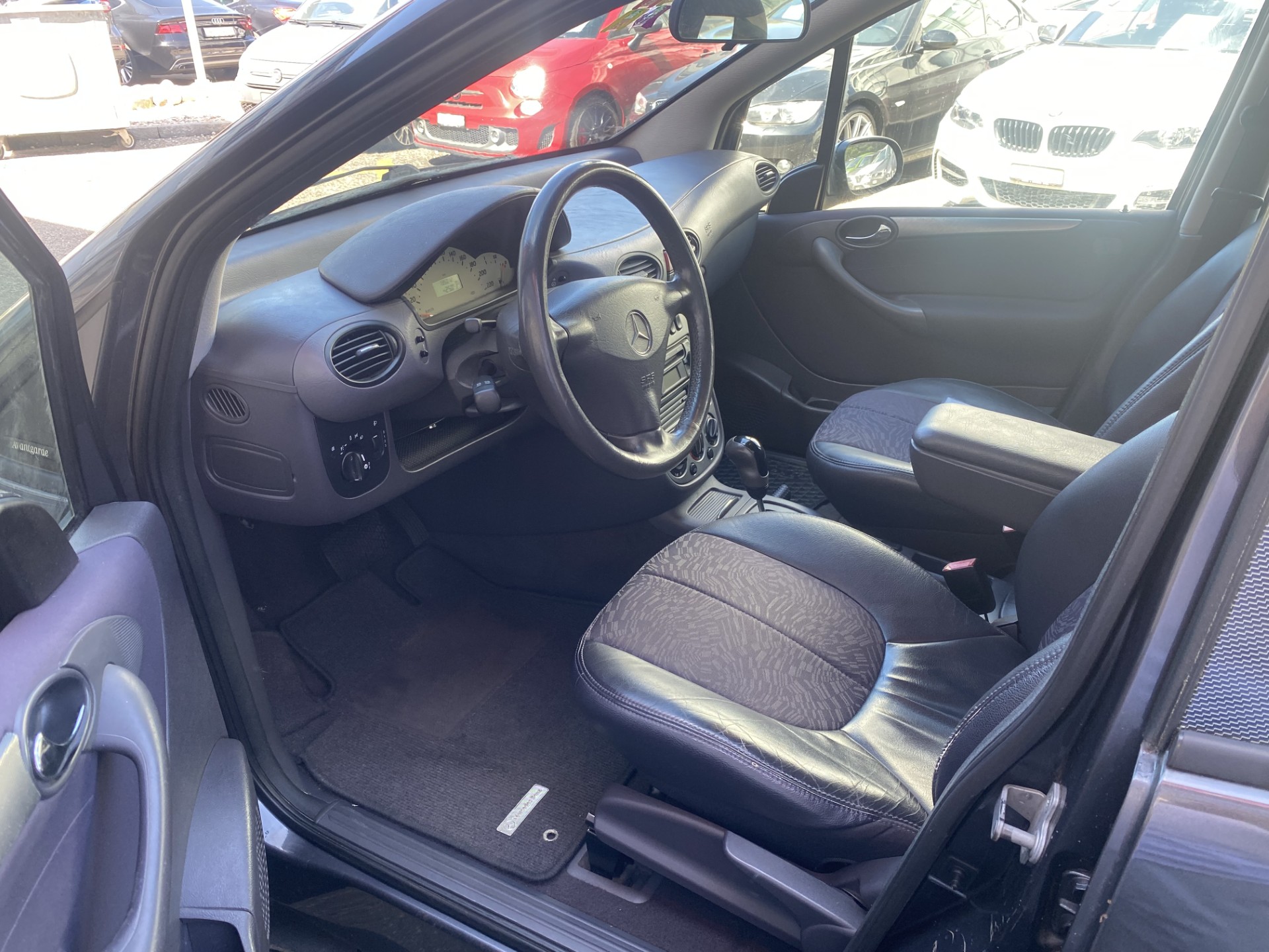 MERCEDES-BENZ A 160 L Avantgarde-image-9