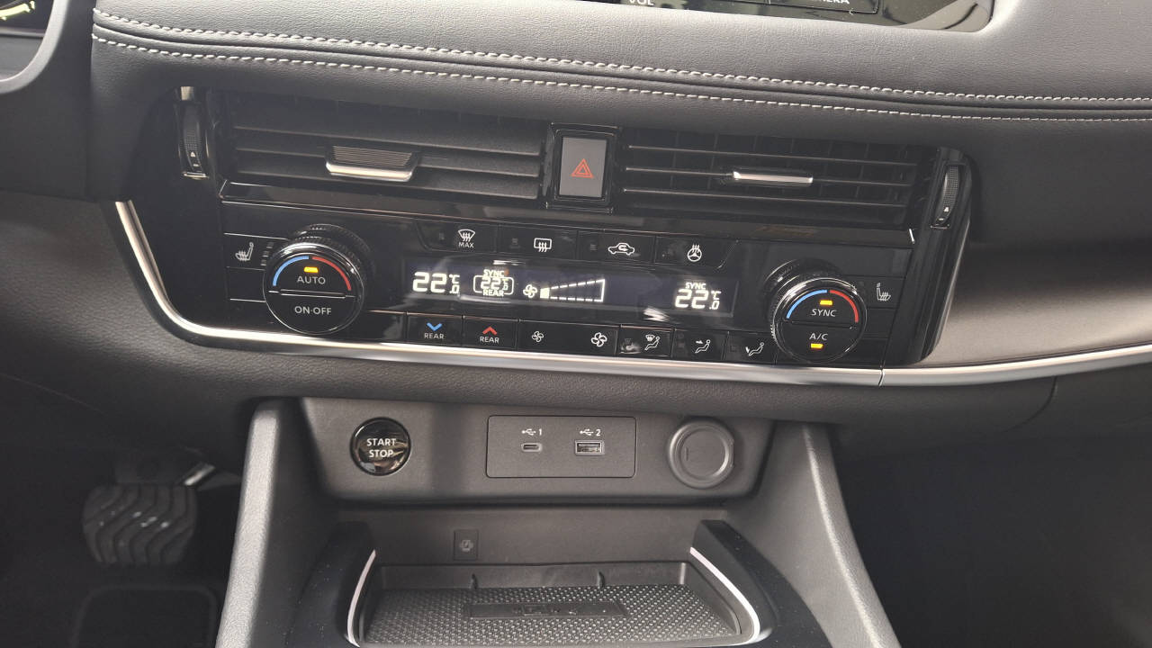 NISSAN X-Trail 1.5 VC-T N-Trek e-4orce 7P-image-12