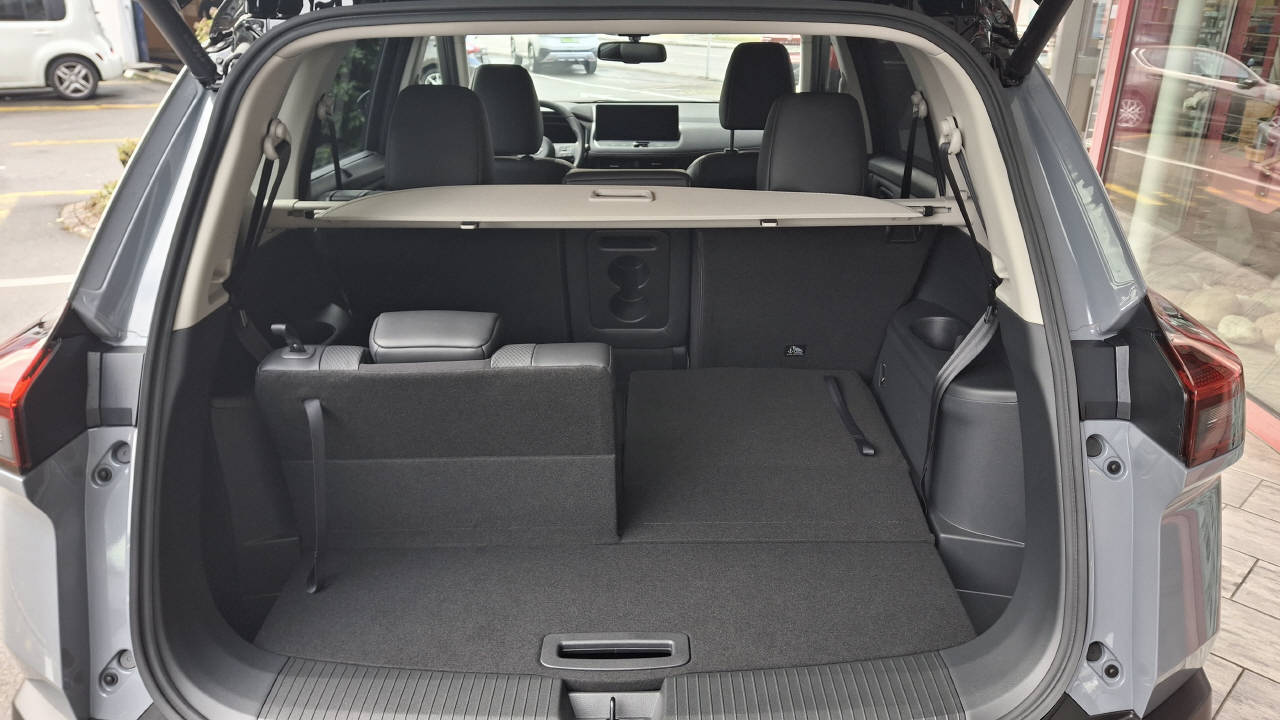 NISSAN X-Trail 1.5 VC-T N-Trek e-4orce 7P-image-14