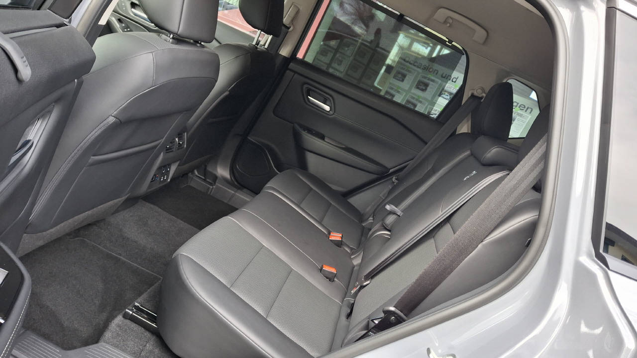NISSAN X-Trail 1.5 VC-T N-Trek e-4orce 7P-image-6