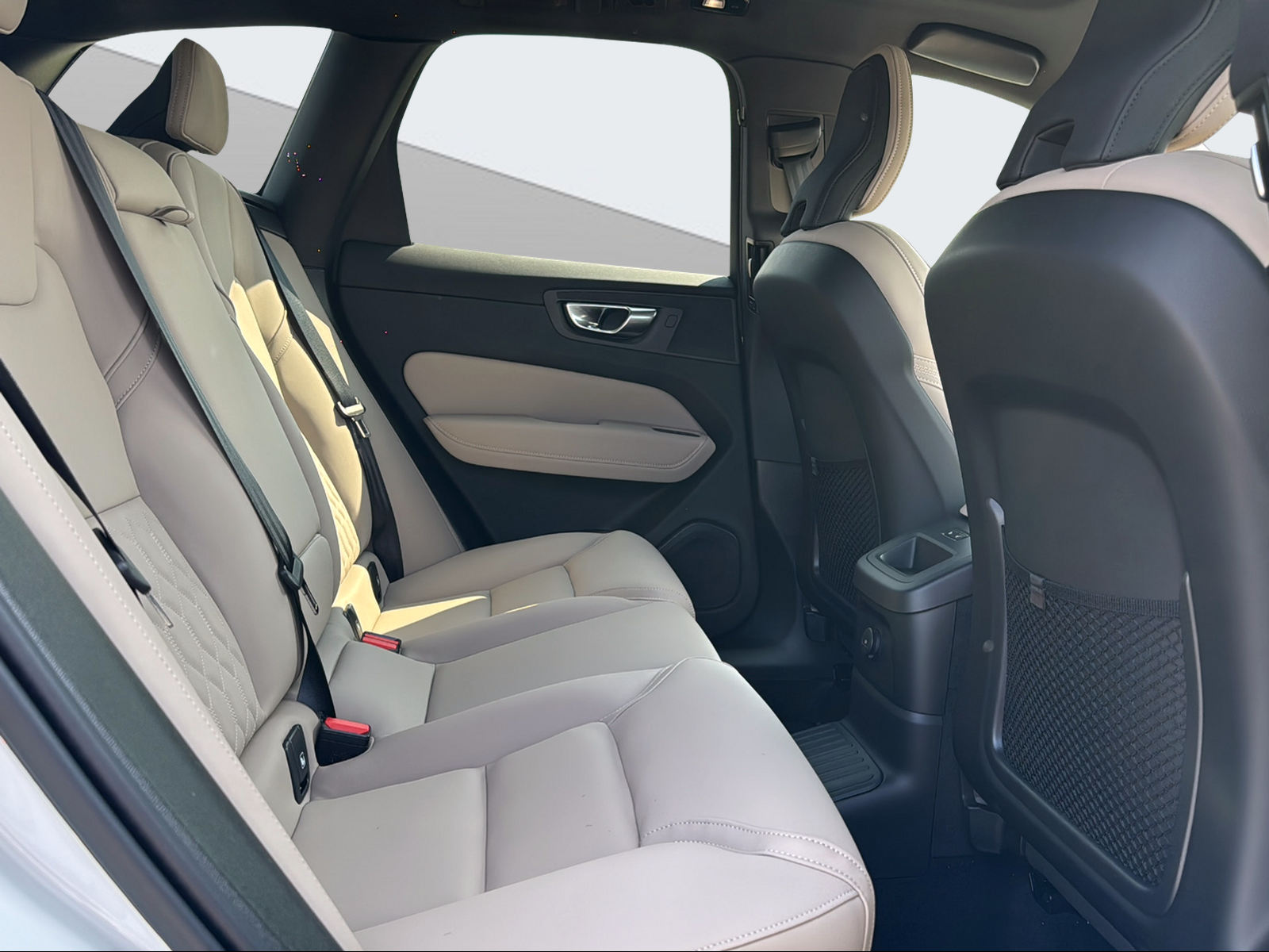 VOLVO XC60 2.0 T6 TE Ultra Bright eAWD-image-10