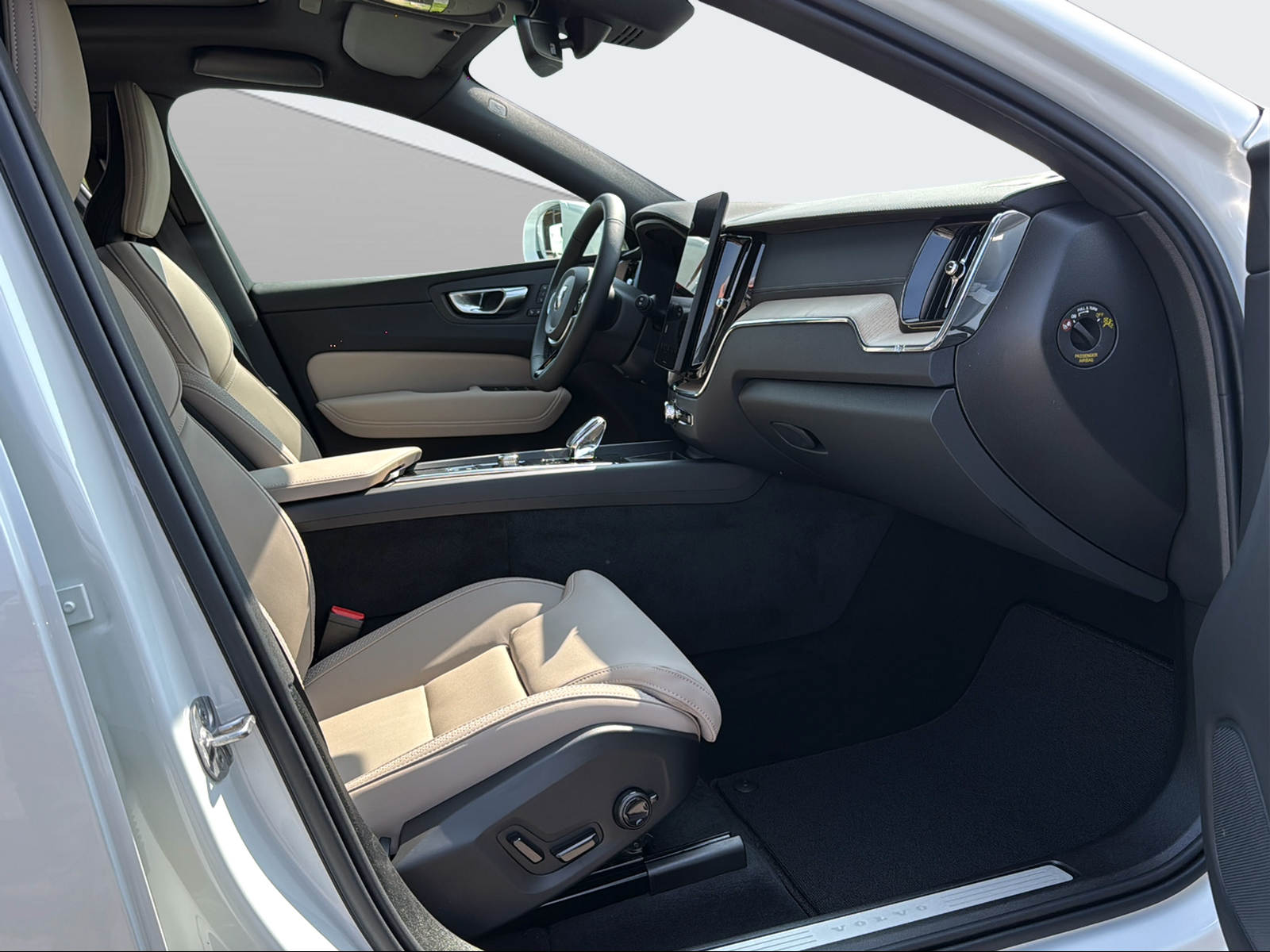 VOLVO XC60 2.0 T6 TE Ultra Bright eAWD-image-14