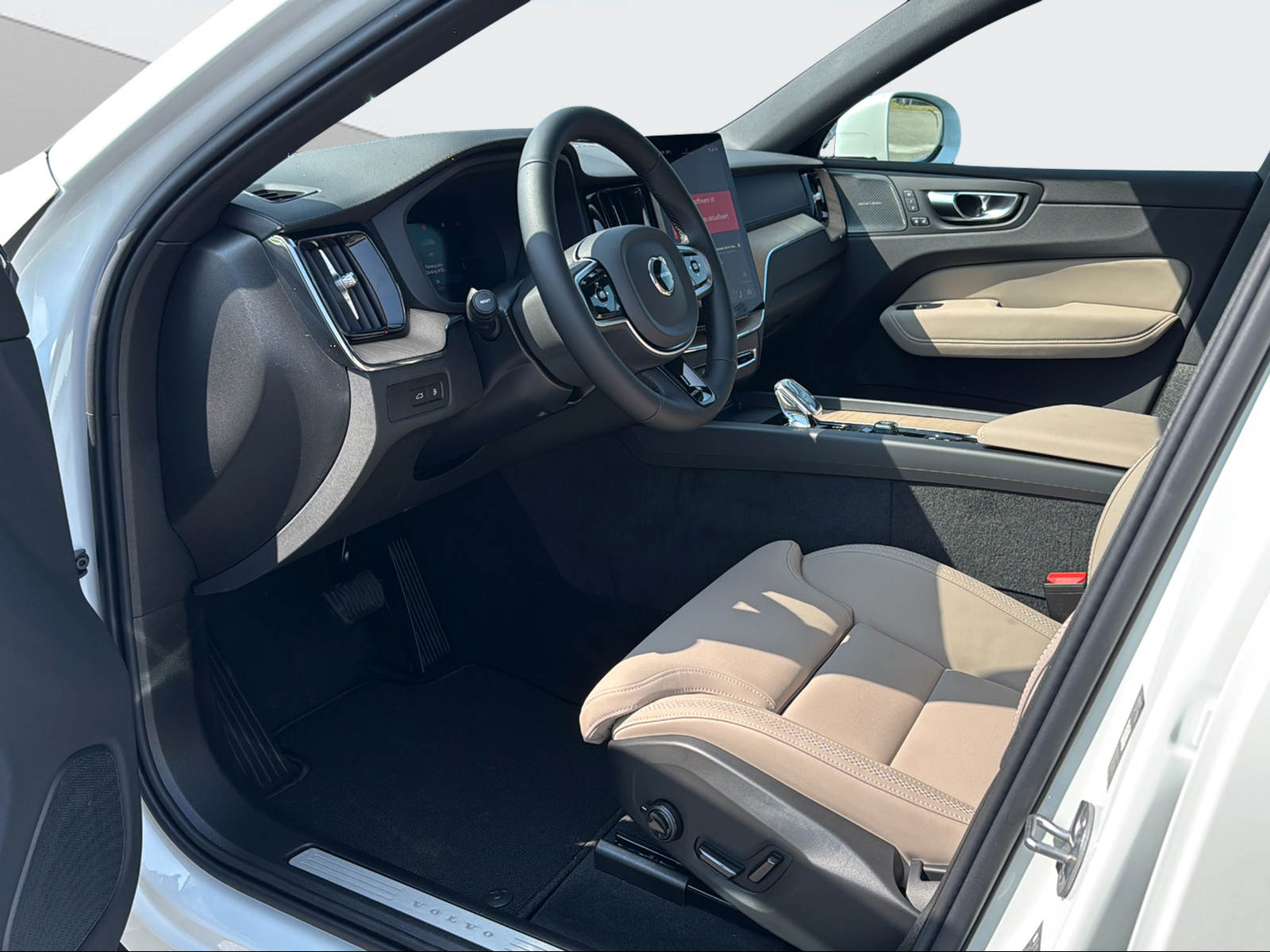 VOLVO XC60 2.0 T6 TE Ultra Bright eAWD-image-9