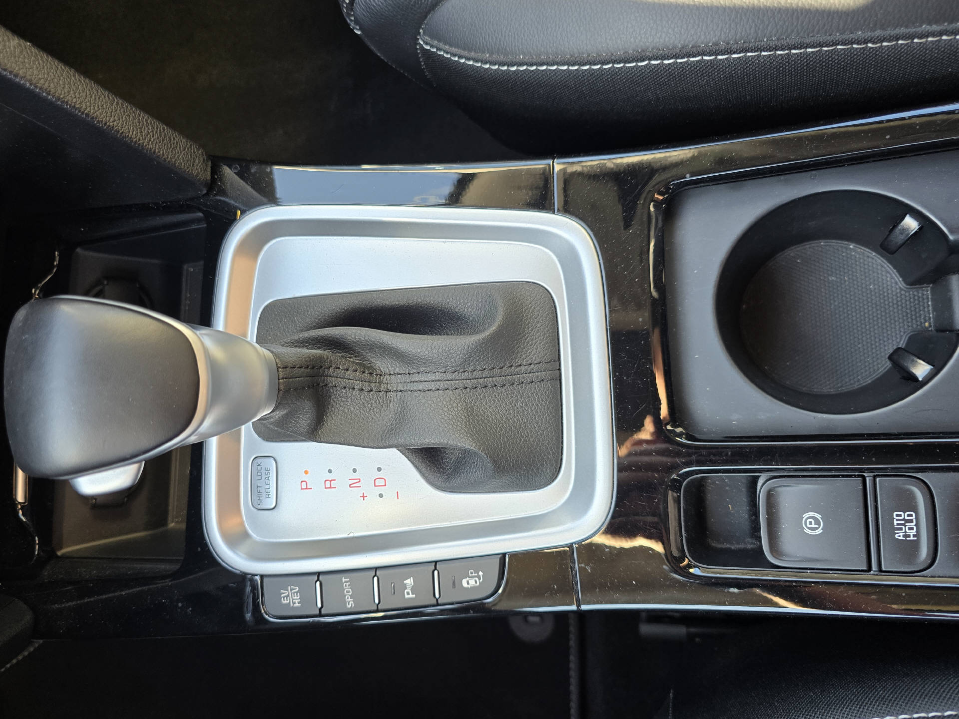 KIA XCeed 1.6 GDi Plug-in Hybrid Style-image-13