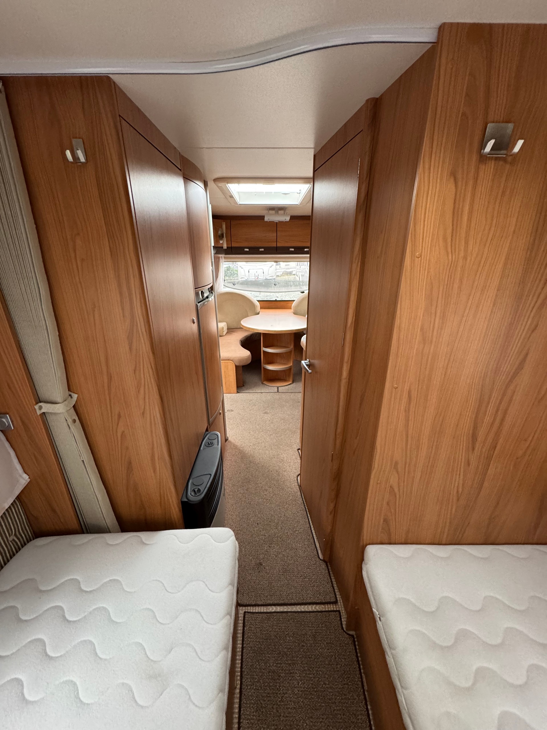 BÜRSTNER Trecento 525 TL - Mover - Markise / Vorzelt - 2 x Einzelbett längst mit Mittelrost --image-11