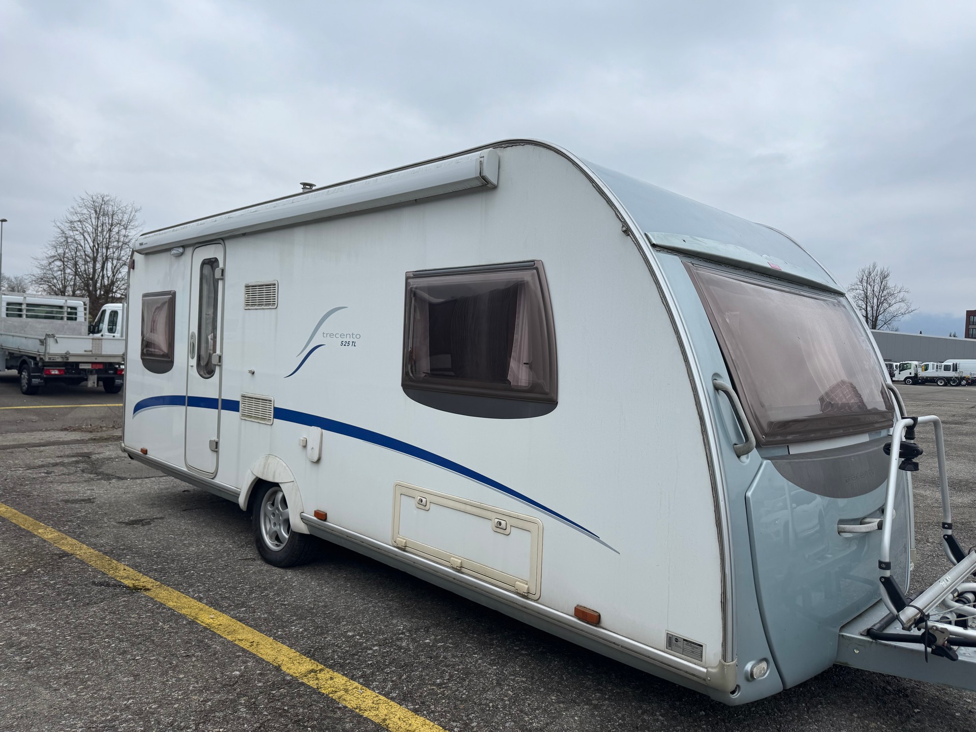 BÜRSTNER Trecento 525 TL - Mover - Markise / Vorzelt - 2 x Einzelbett längst mit Mittelrost --image-1