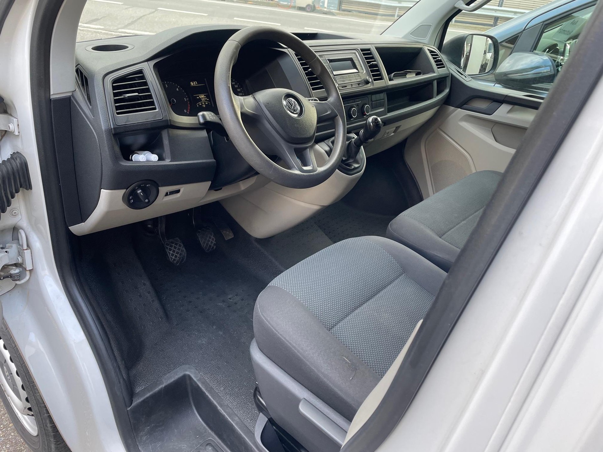 VW T6 Kaw. hoch-lang 2.0 TDI 102-image-4