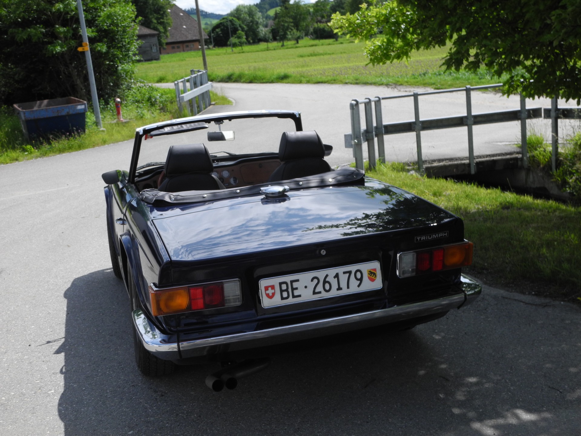 TRIUMPH TR6-image-1