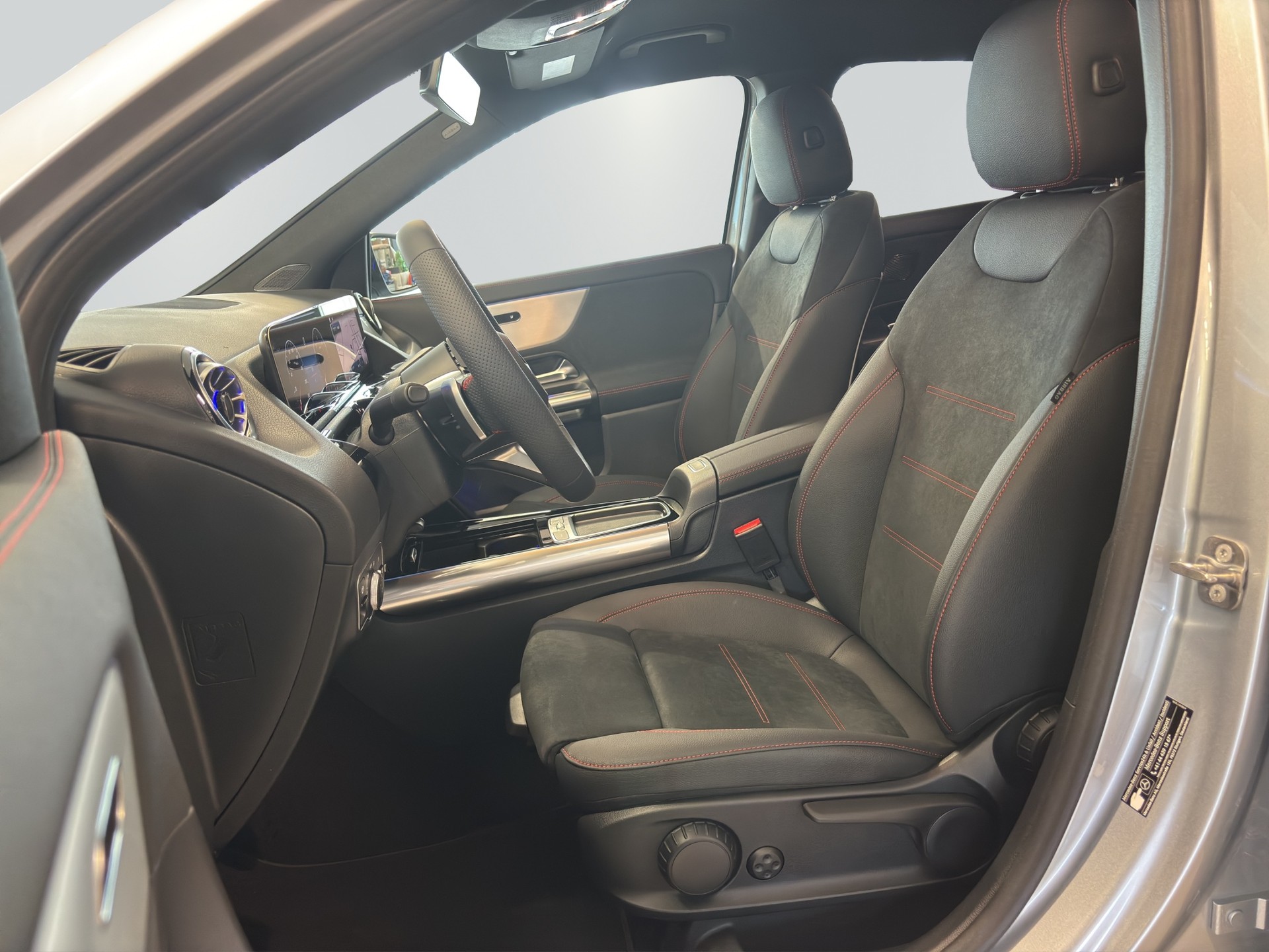 MERCEDES-BENZ GLA 220d 4Matic 8G-DCTSwiss Star-image-7