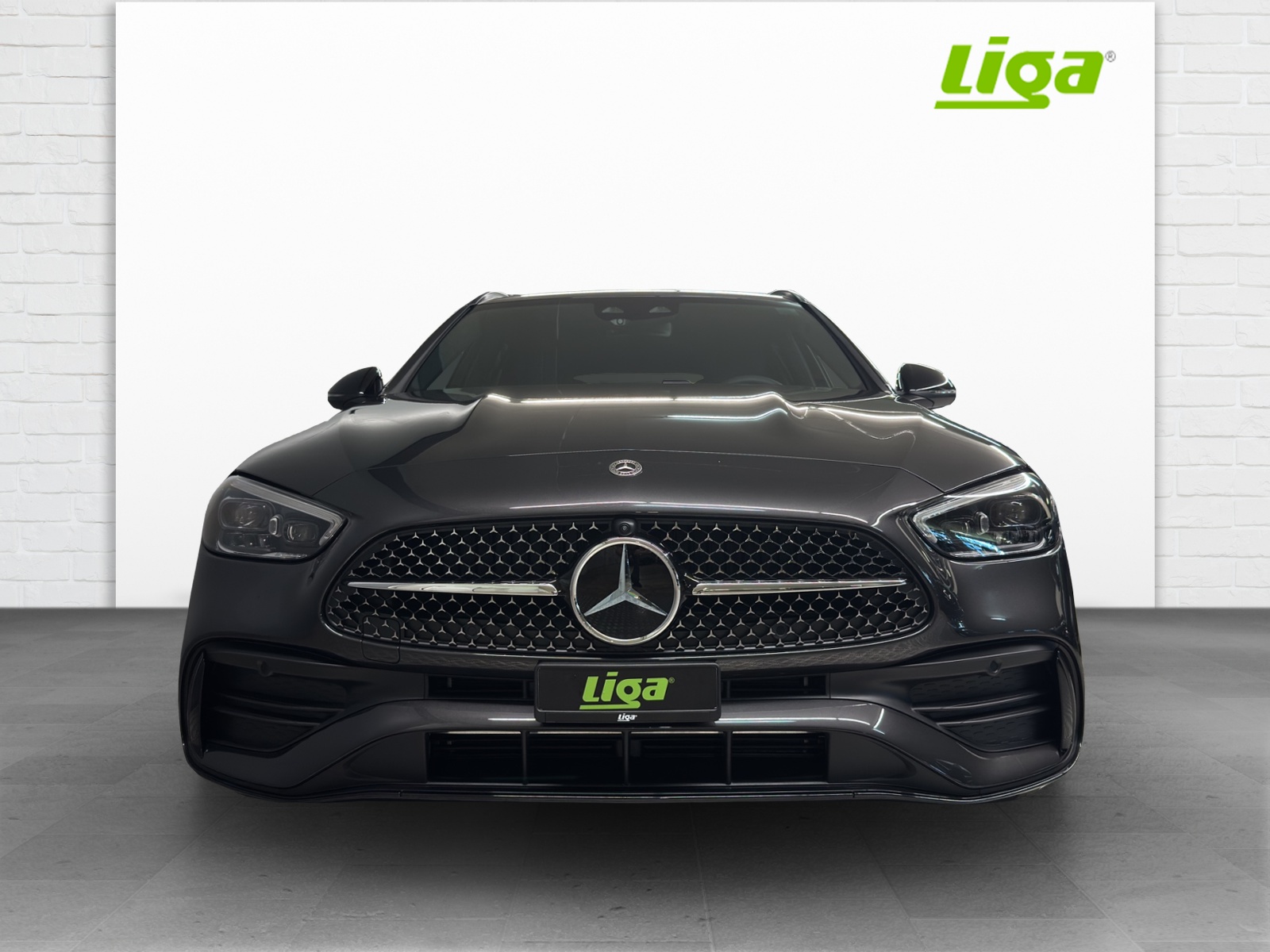 MERCEDES-BENZ C 300 AMG Line 4Matic T-Modell-image-2