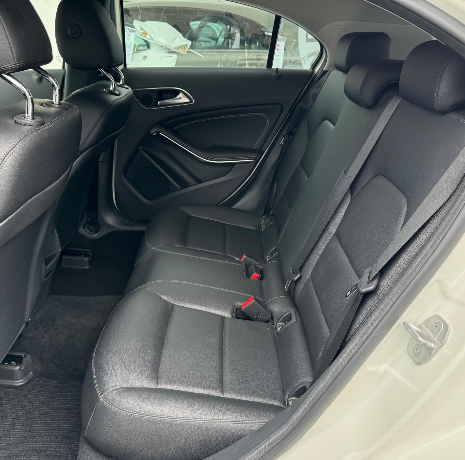 MERCEDES-BENZ A 200 CDI Urban 4Matic 7G-DCT-image-8
