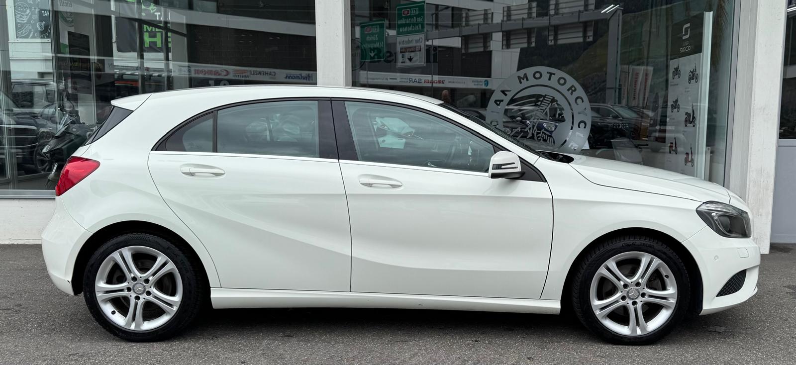 MERCEDES-BENZ A 200 CDI Urban 4Matic 7G-DCT-image-1