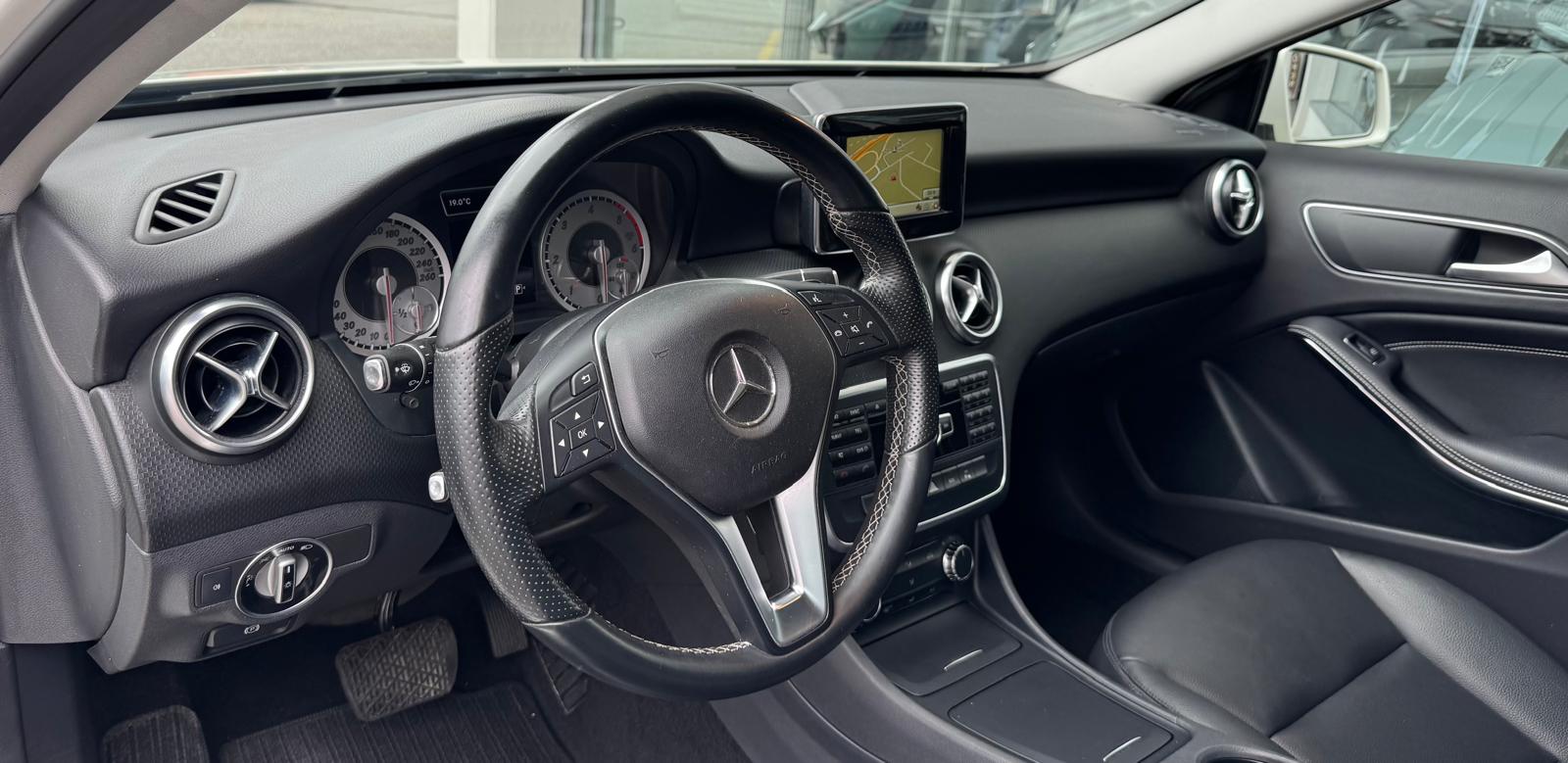 MERCEDES-BENZ A 200 CDI Urban 4Matic 7G-DCT-image-6