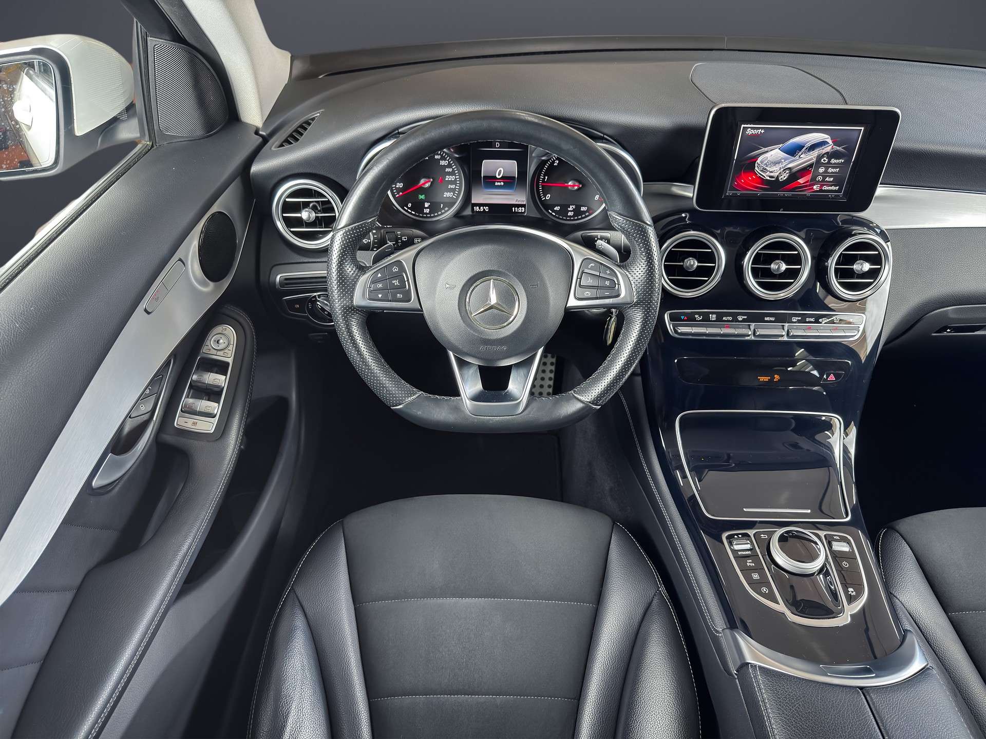 MERCEDES-BENZ GLC 250 d AMG Line 4Matic 9G-Tronic-image-11