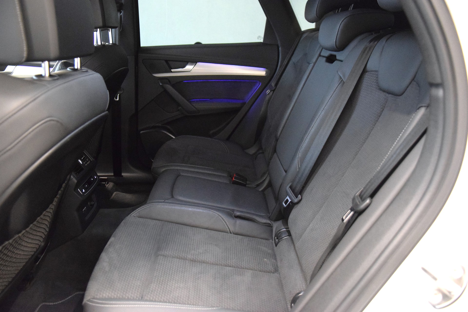 AUDI Q5 45 TFSI S-line quattro S-tronic-image-9