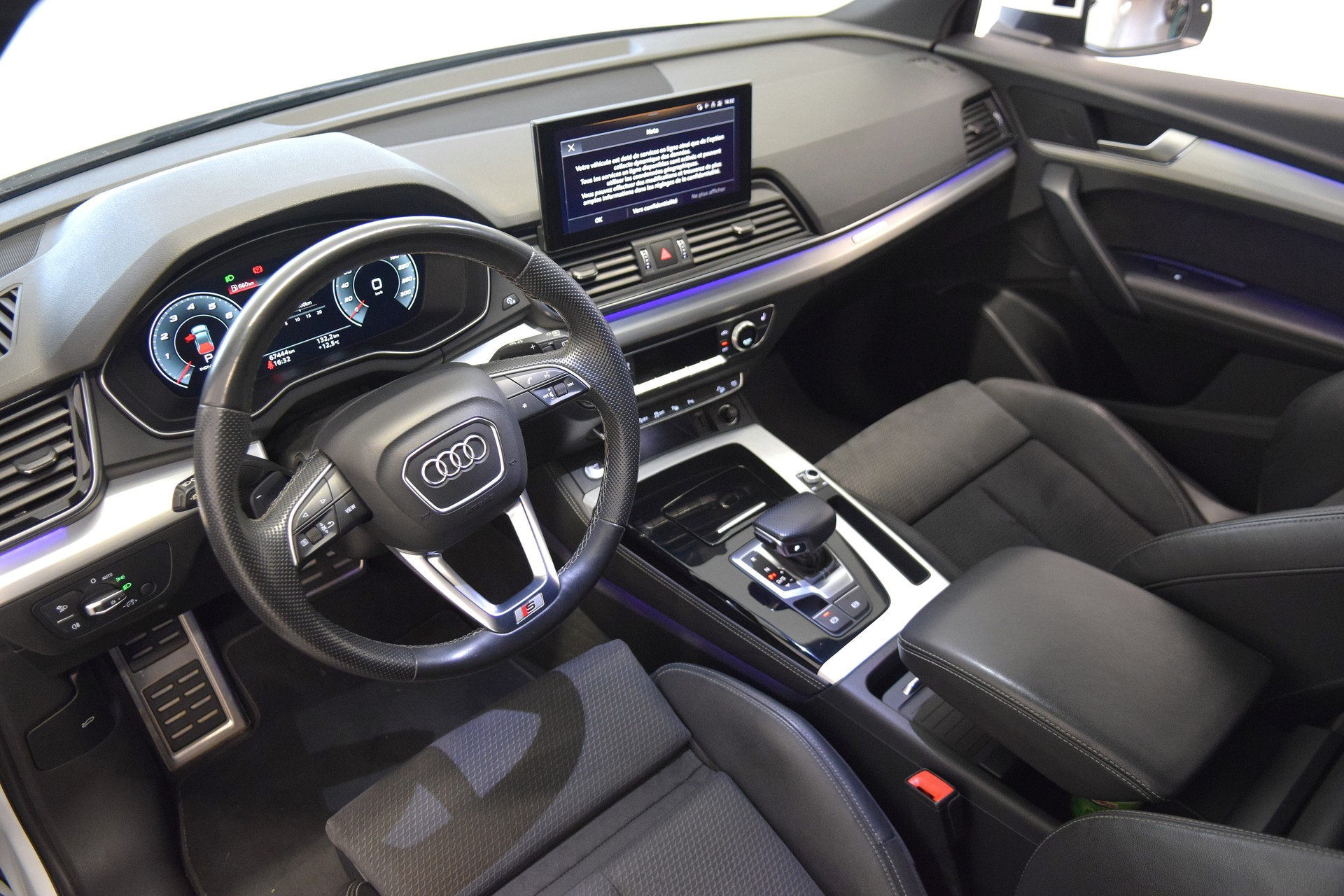 AUDI Q5 45 TFSI S-line quattro S-tronic-image-11