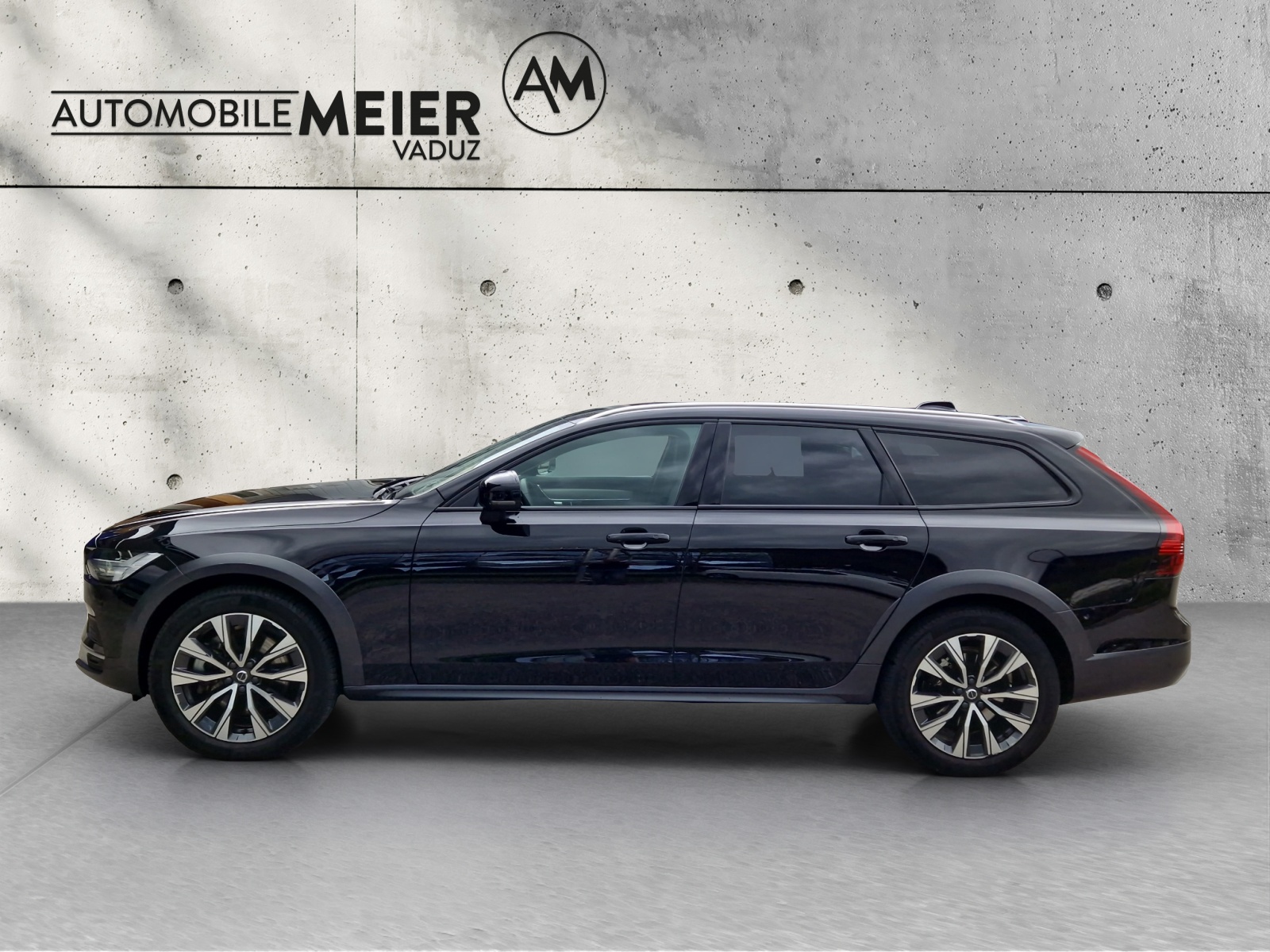 VOLVO V90 Cross Country 2.0 B5 Plus AWD-image-3