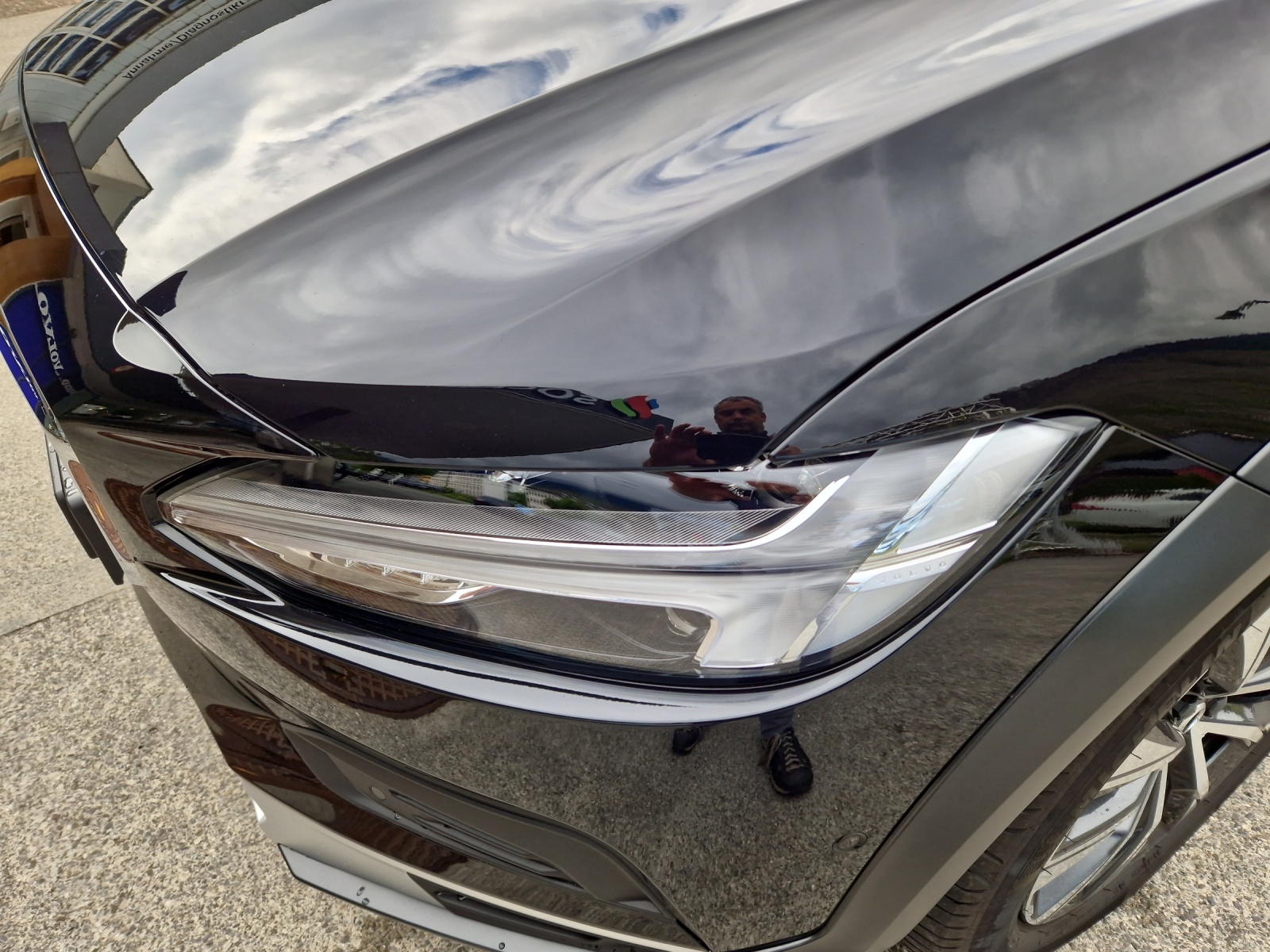 VOLVO V90 Cross Country 2.0 B5 Plus AWD-image-14