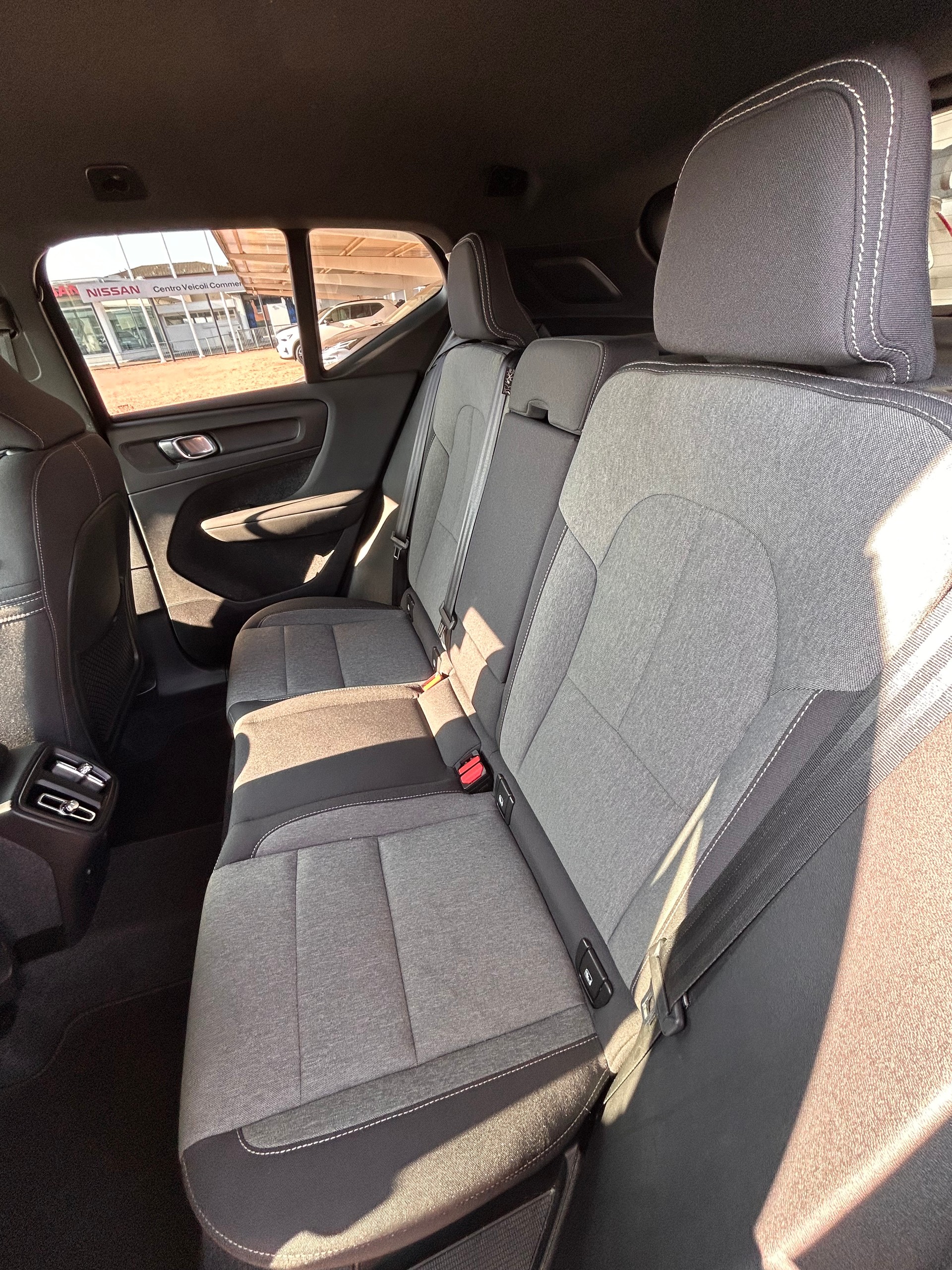 VOLVO XC40 T2 Core Geartronic-image-7
