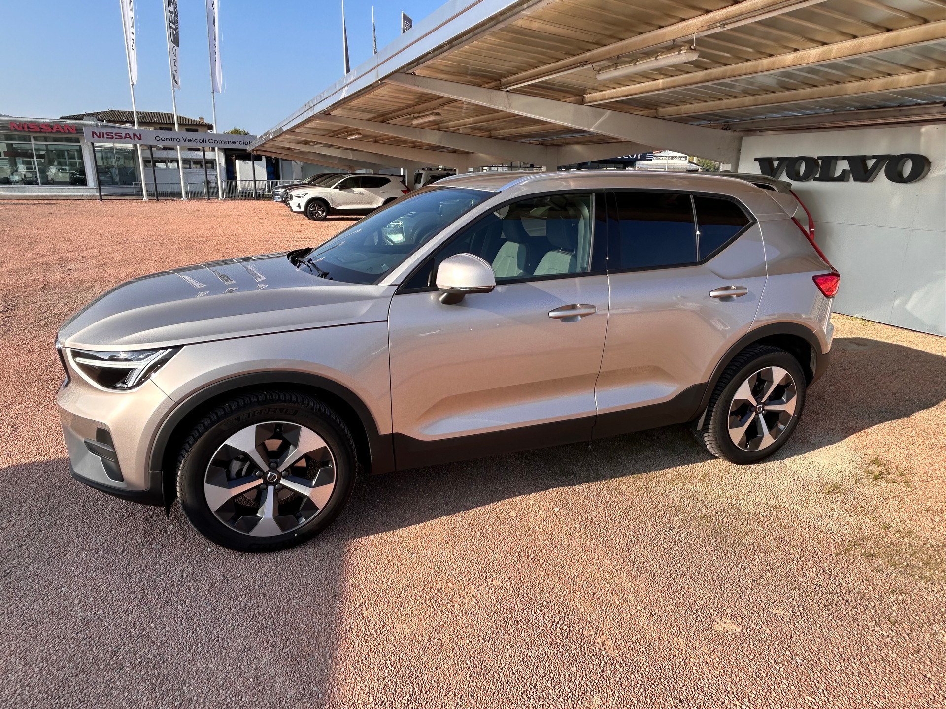 VOLVO XC40 T2 Core Geartronic-image-0