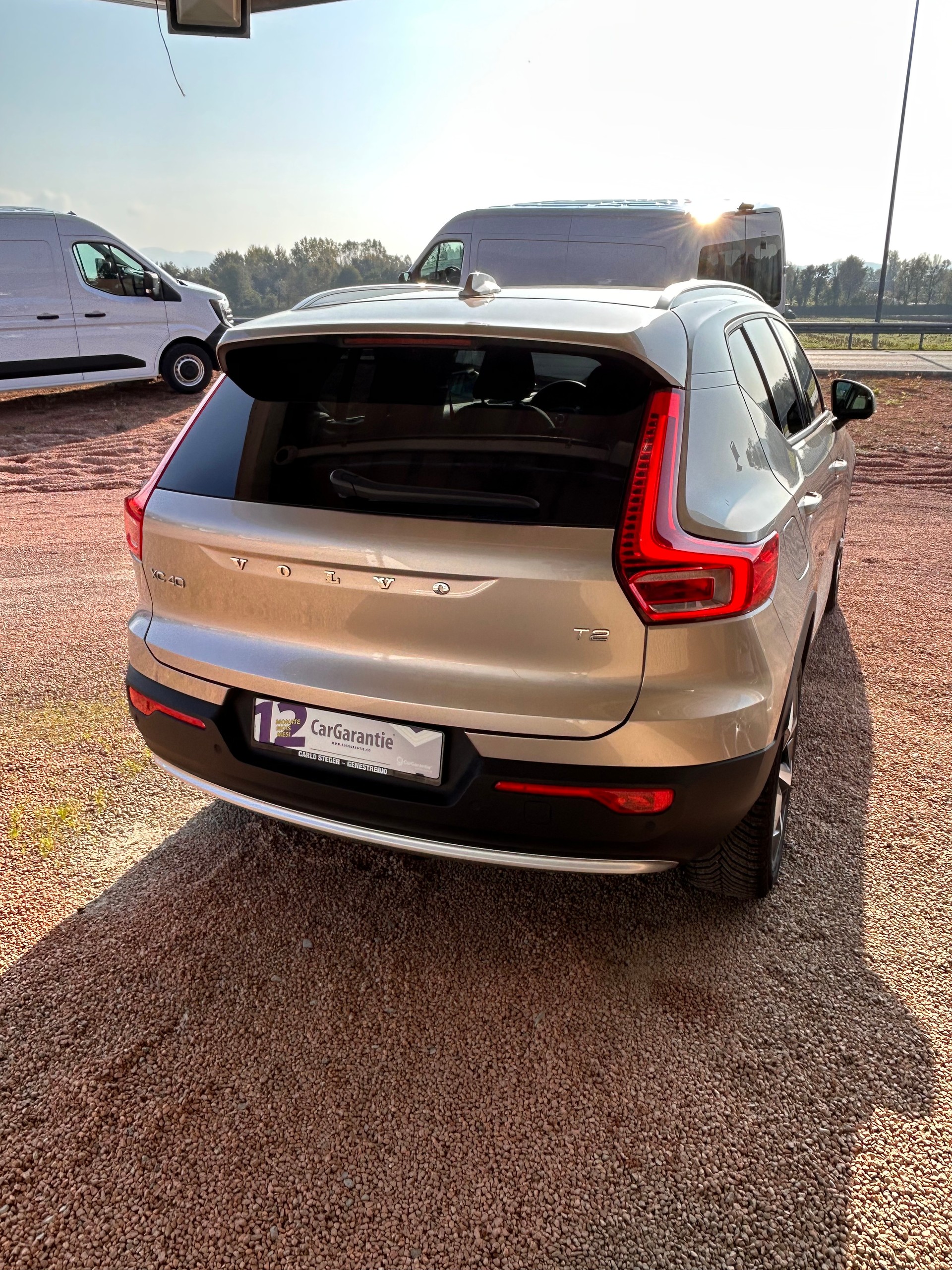 VOLVO XC40 T2 Core Geartronic-image-3