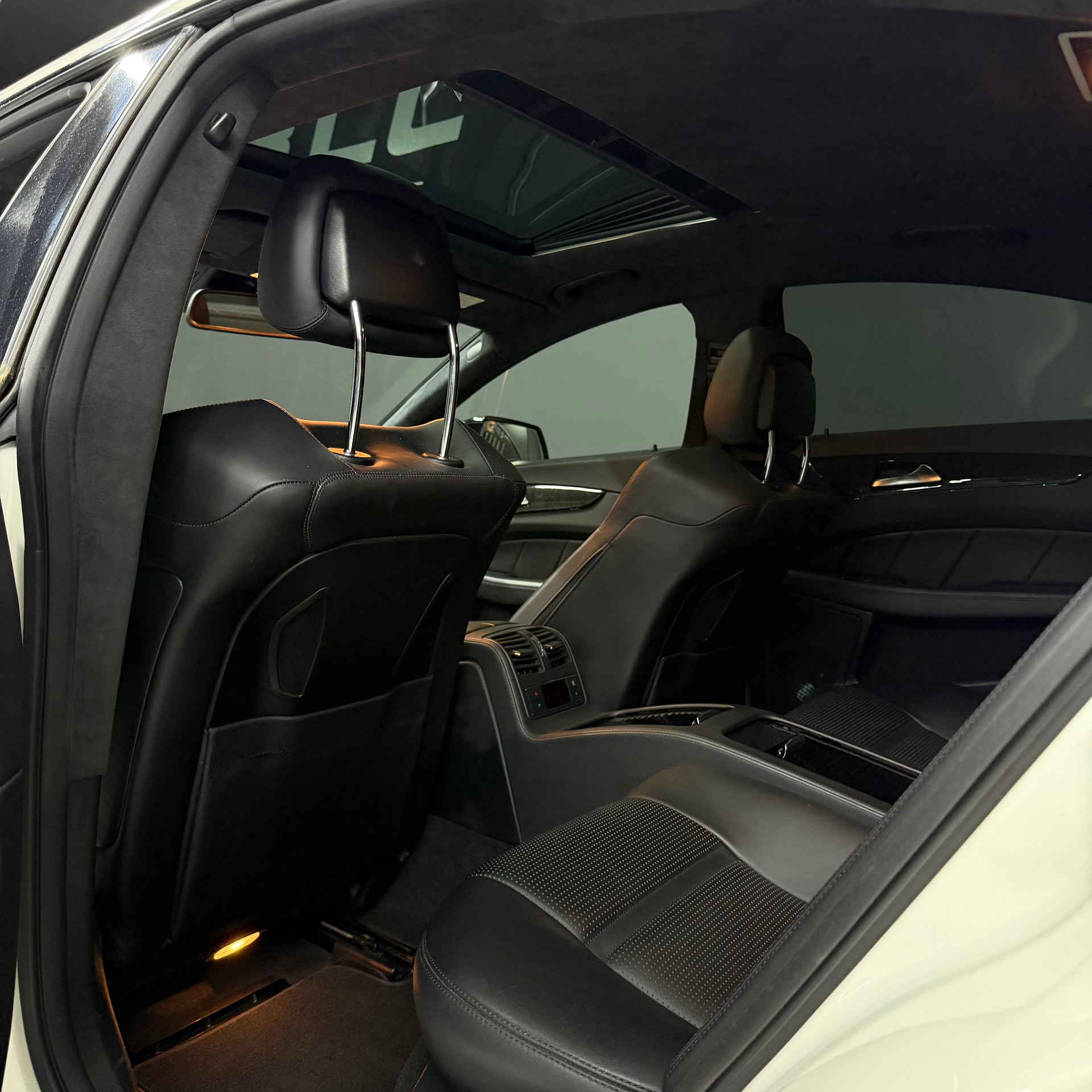 MERCEDES-BENZ CLS 63 AMG Speedshift MCT-image-11