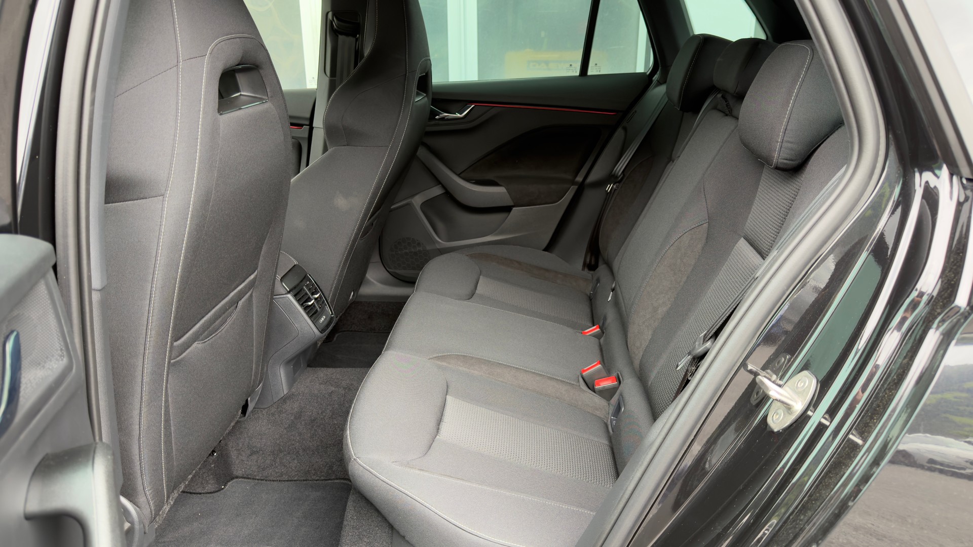 SKODA Kamiq 1.0 TSI Dynamic DSG-image-13
