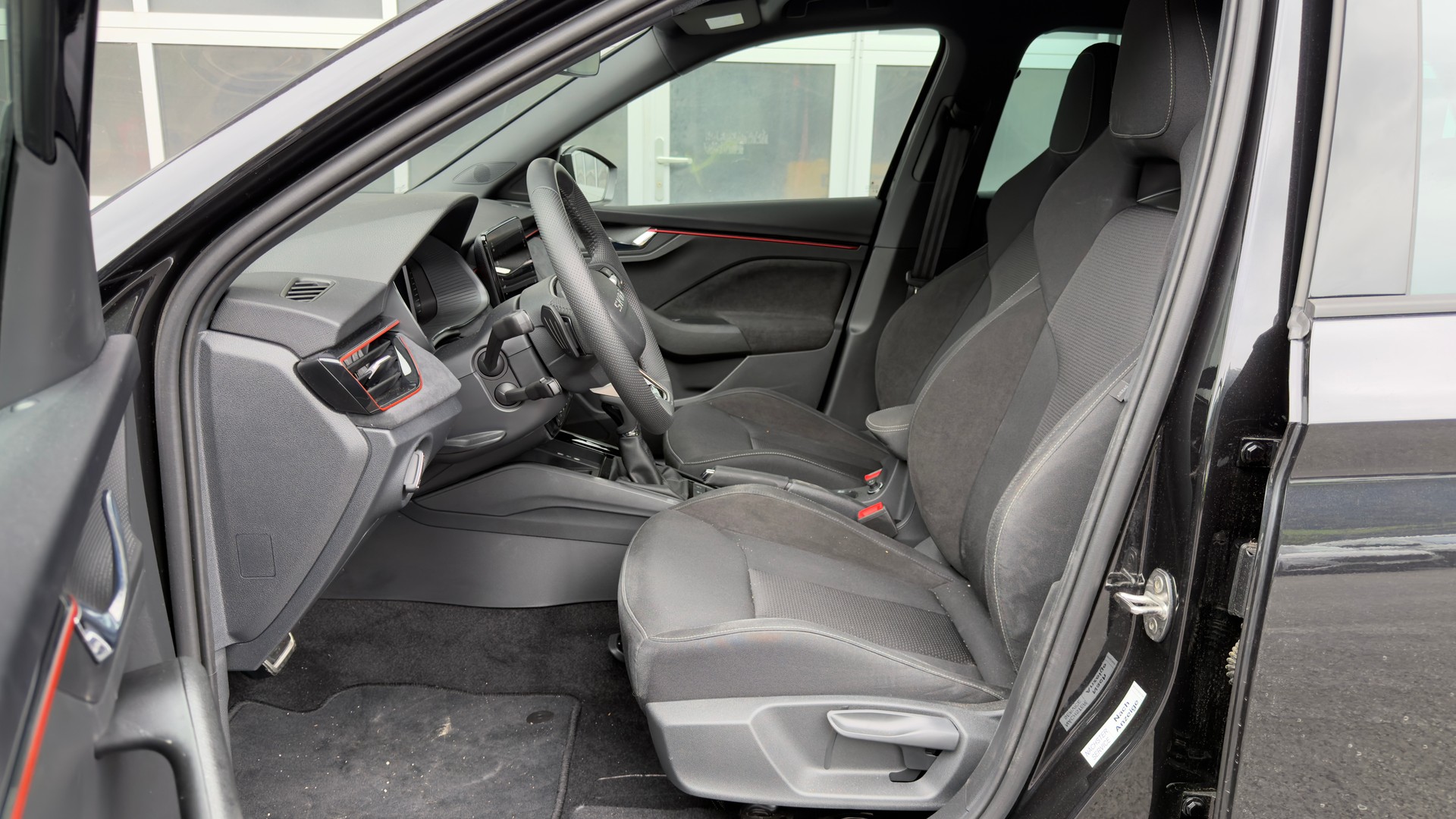 SKODA Kamiq 1.0 TSI Dynamic DSG-image-12