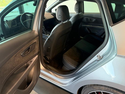 SEAT Leon ST 2.0 TSI Cupra 300-image-8