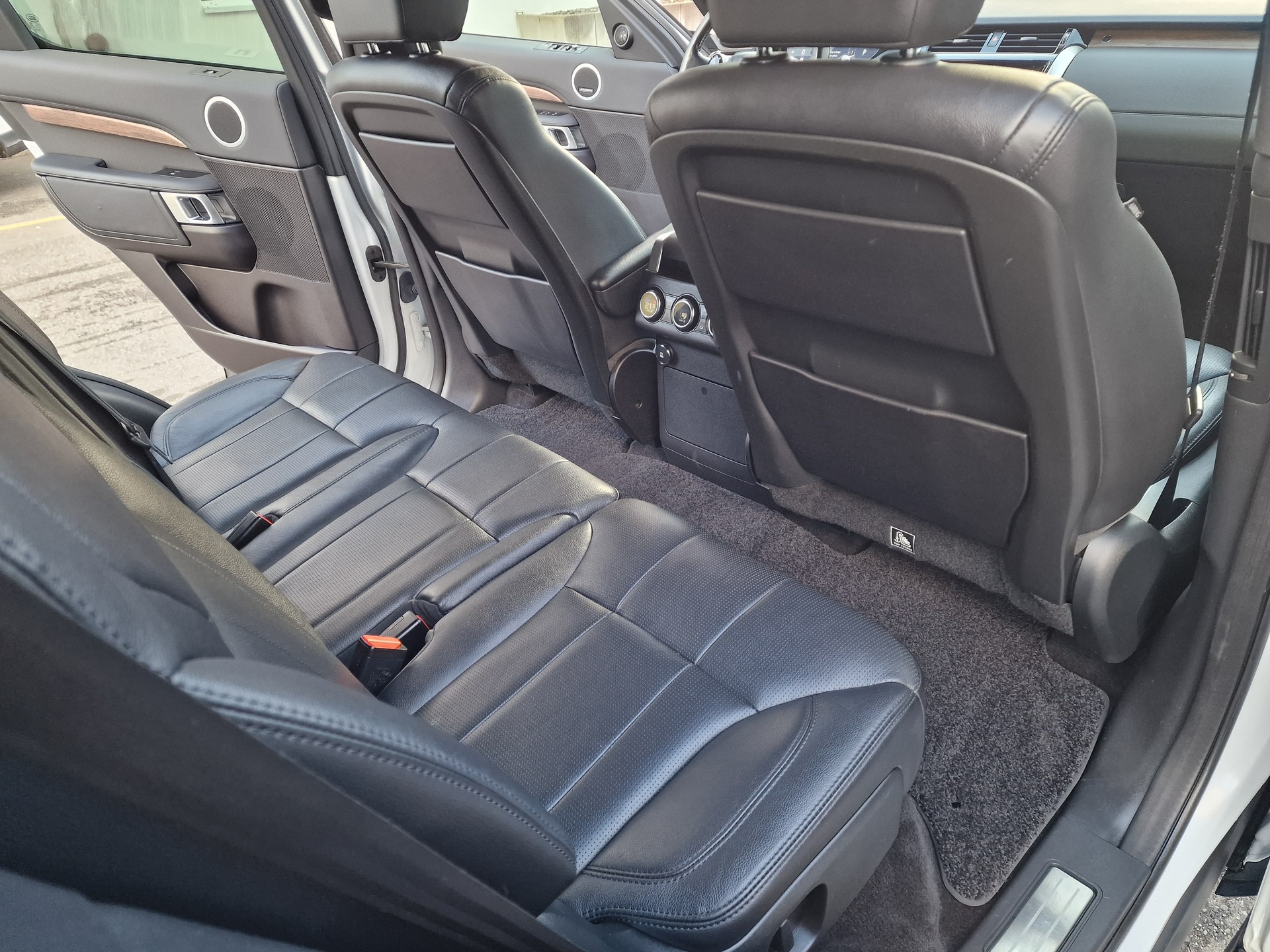 LAND ROVER LAND ROVER Discovery 3.0 SDV6 HSE Luxury-image-14