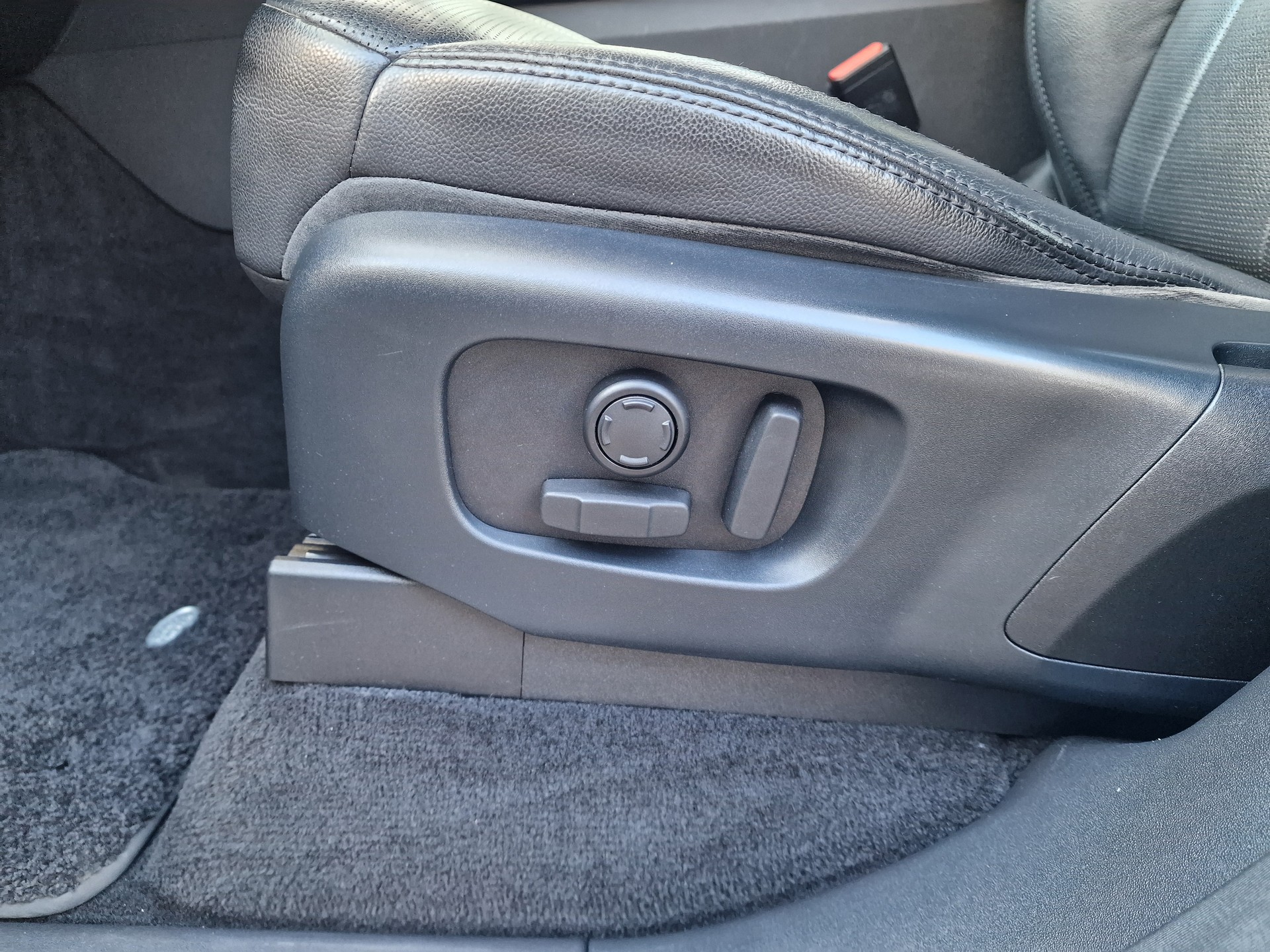 LAND ROVER LAND ROVER Discovery 3.0 SDV6 HSE Luxury-image-10