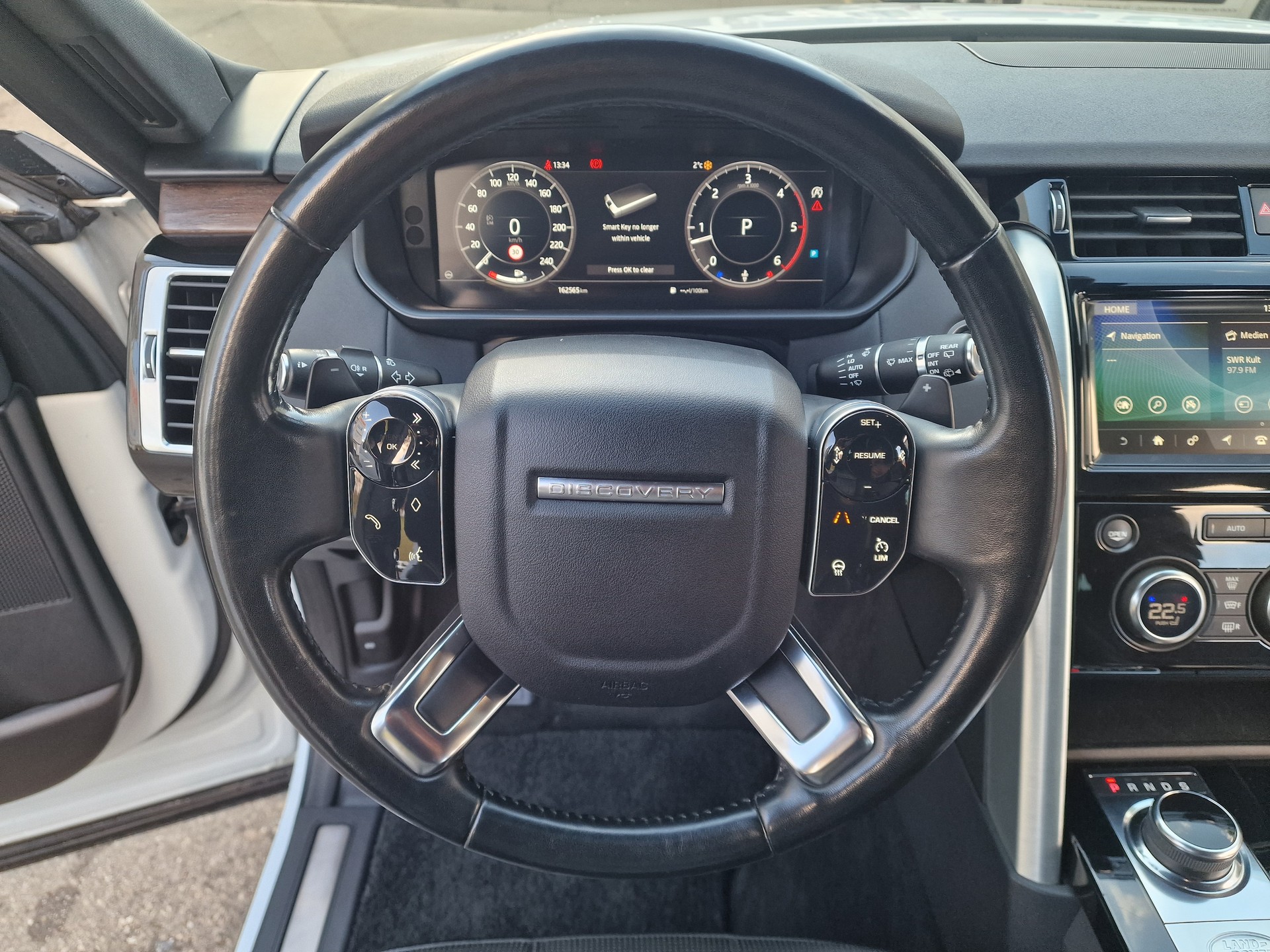 LAND ROVER LAND ROVER Discovery 3.0 SDV6 HSE Luxury-image-17