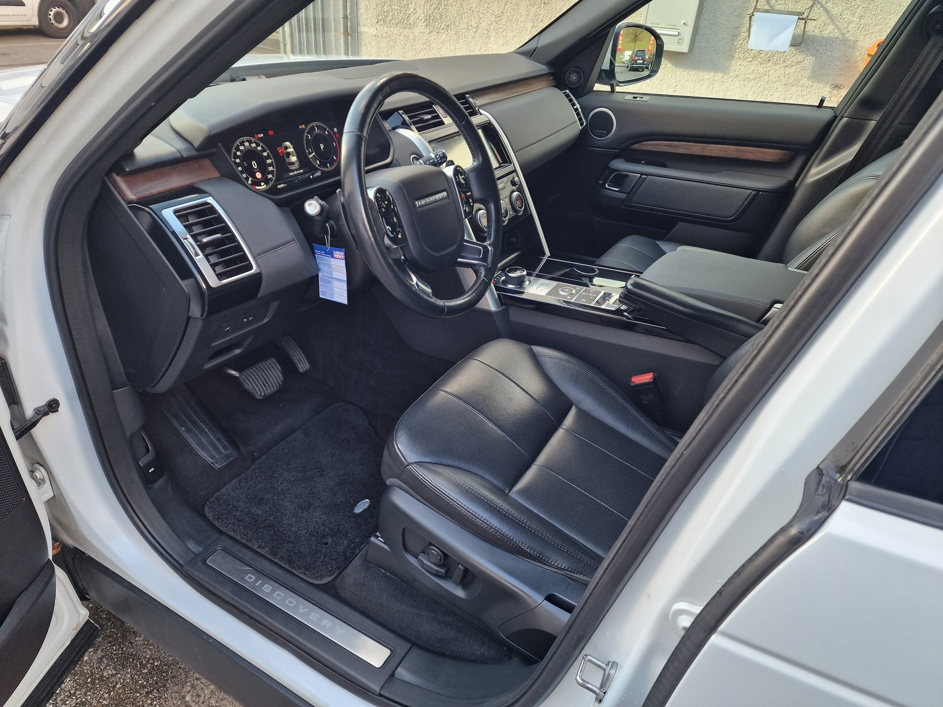 LAND ROVER LAND ROVER Discovery 3.0 SDV6 HSE Luxury-image-8