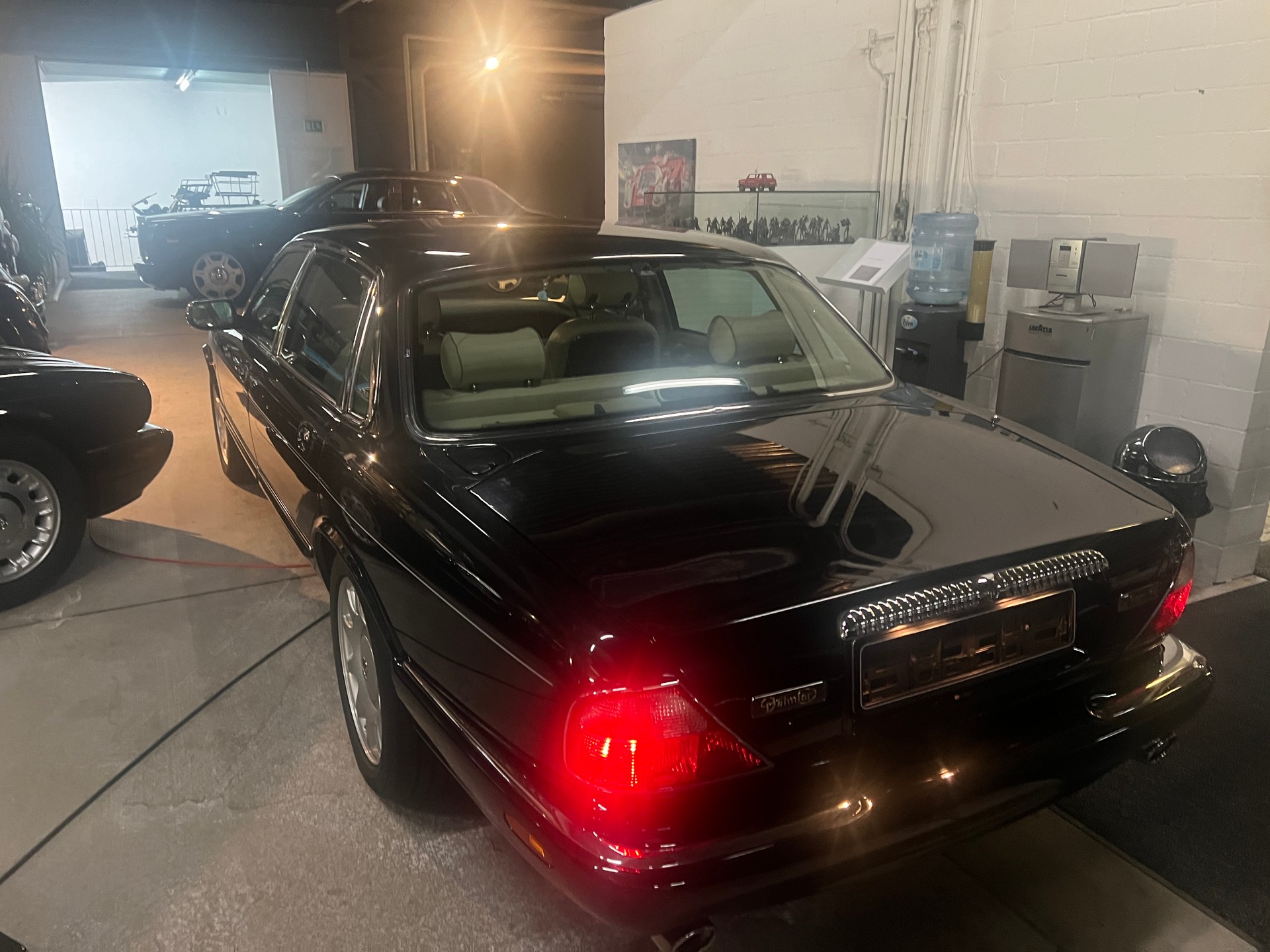 DAIMLER V8 4.0 S/C-image-8