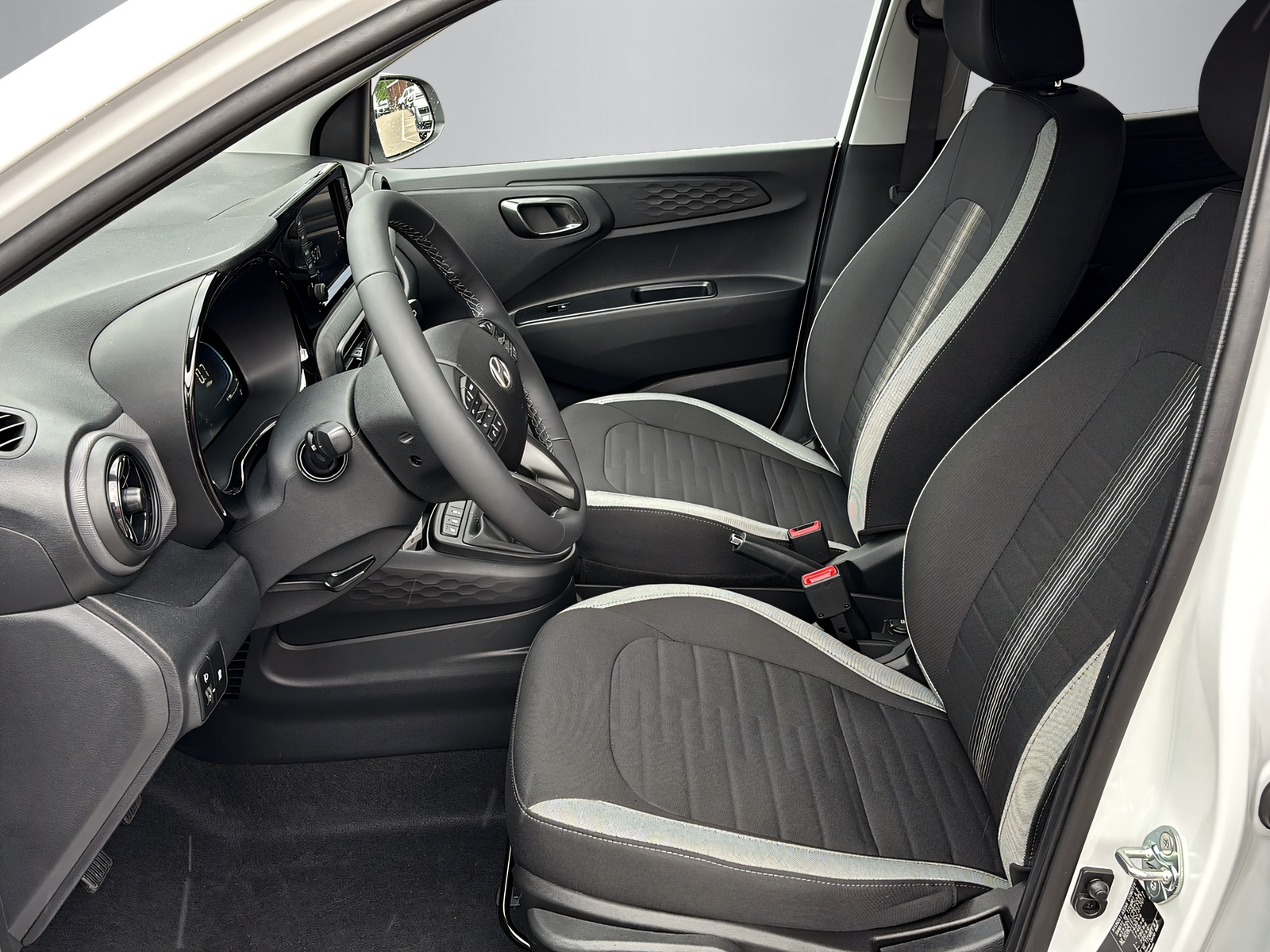 HYUNDAI i10 1.2 Amplia-image-10