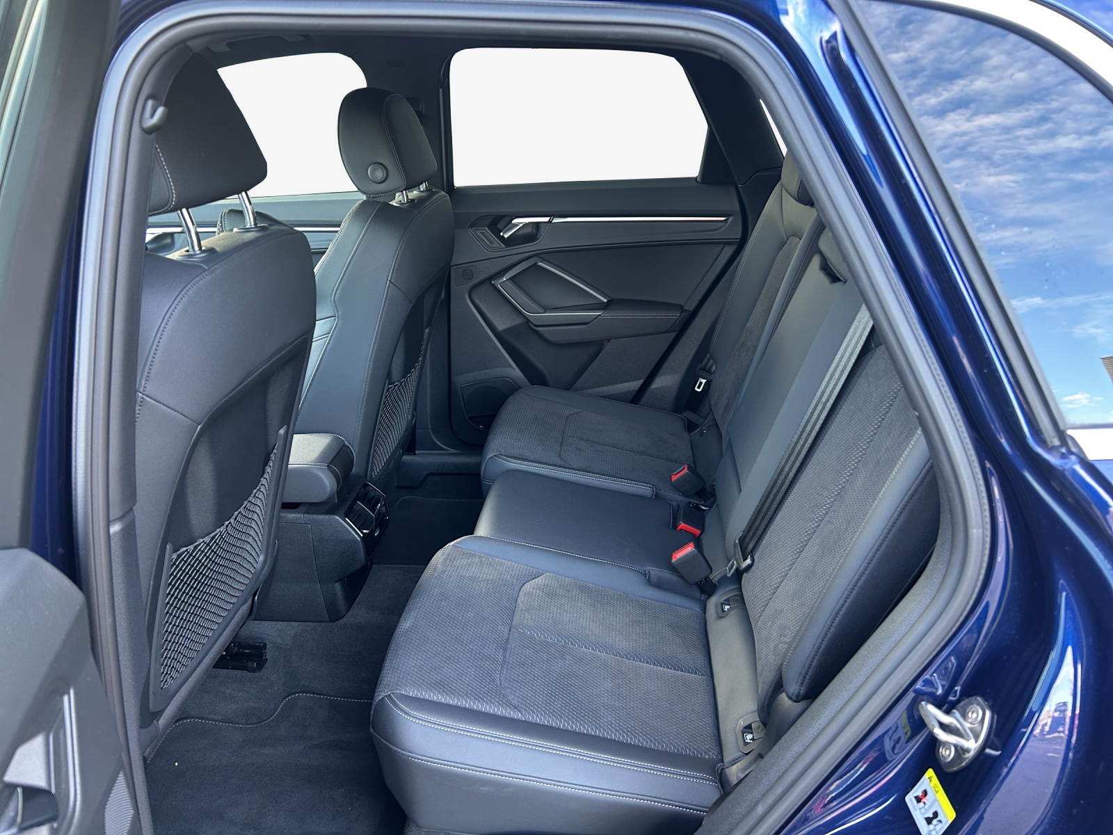 AUDI Q3 35 TFSI S line Attraction S-tronic-image-11