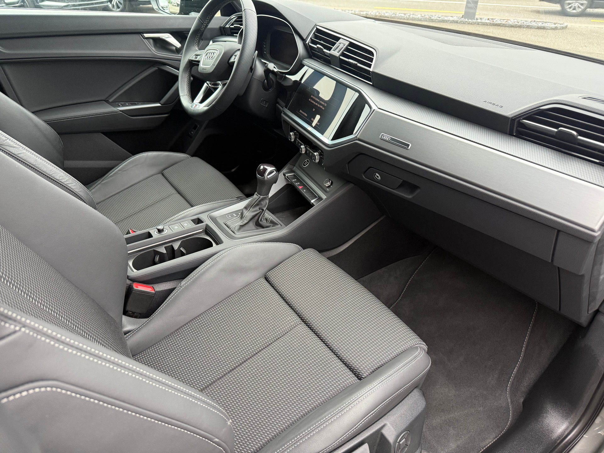 AUDI Q3 35 TFSI advanced Attraction S-tronic-image-13