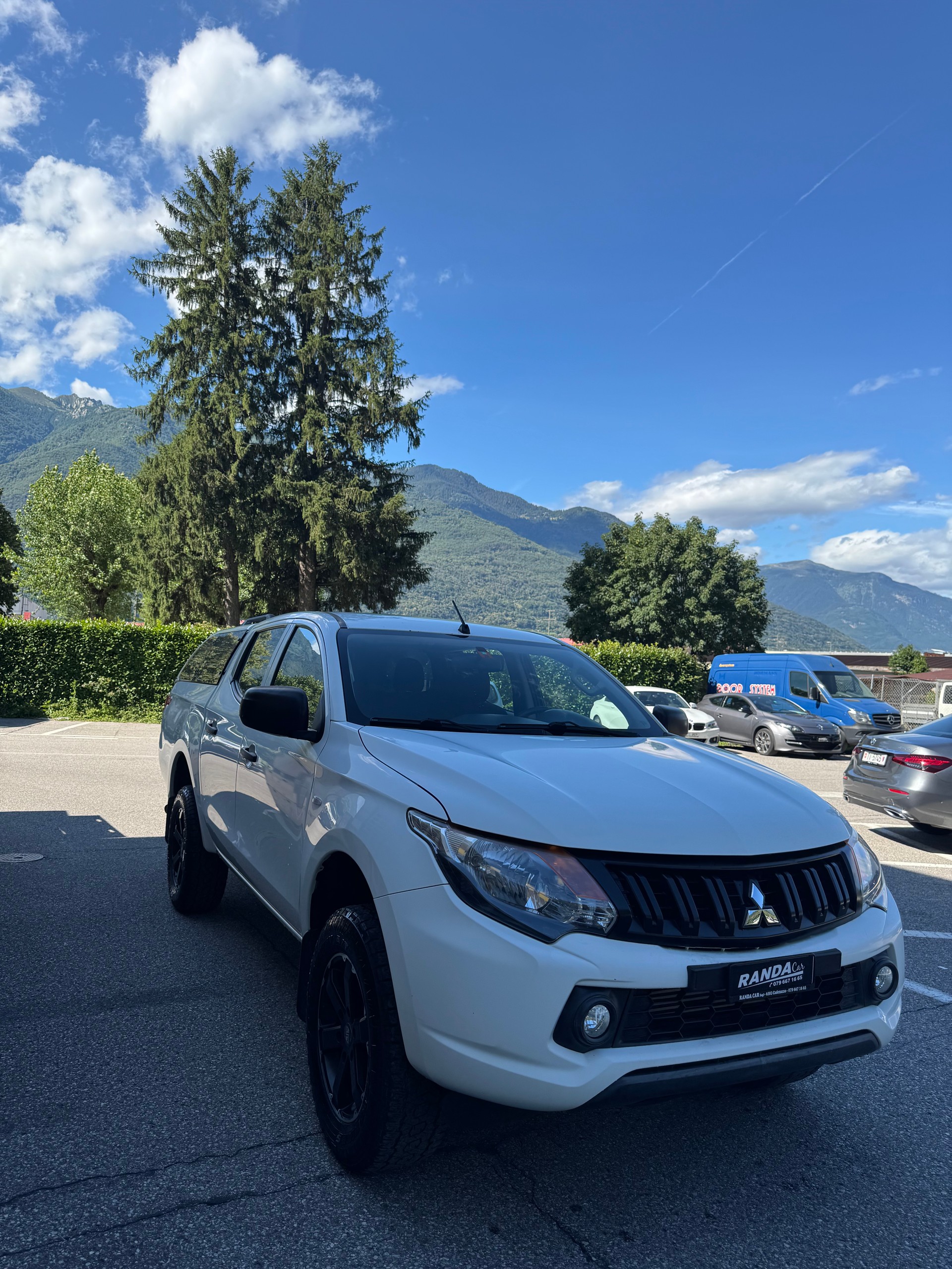 MITSUBISHI L 200 2.4 Value Double Cab-image-1