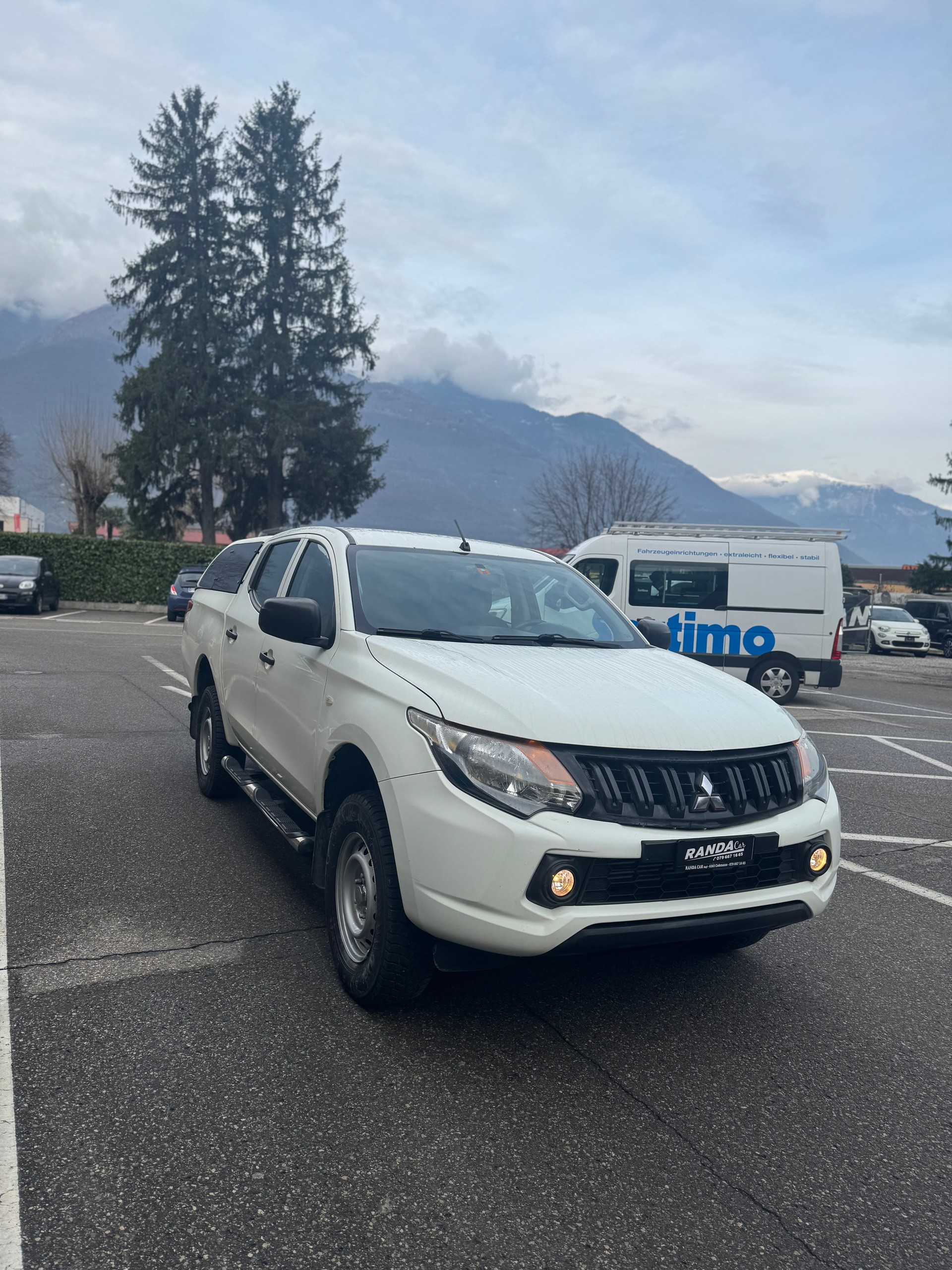 MITSUBISHI L 200 2.4 Value Double Cab