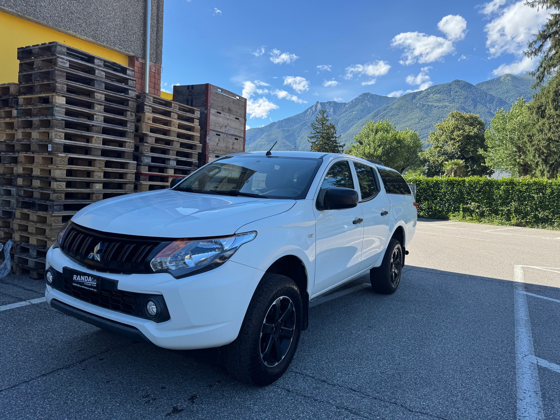 MITSUBISHI L 200 2.4 Value Double Cab