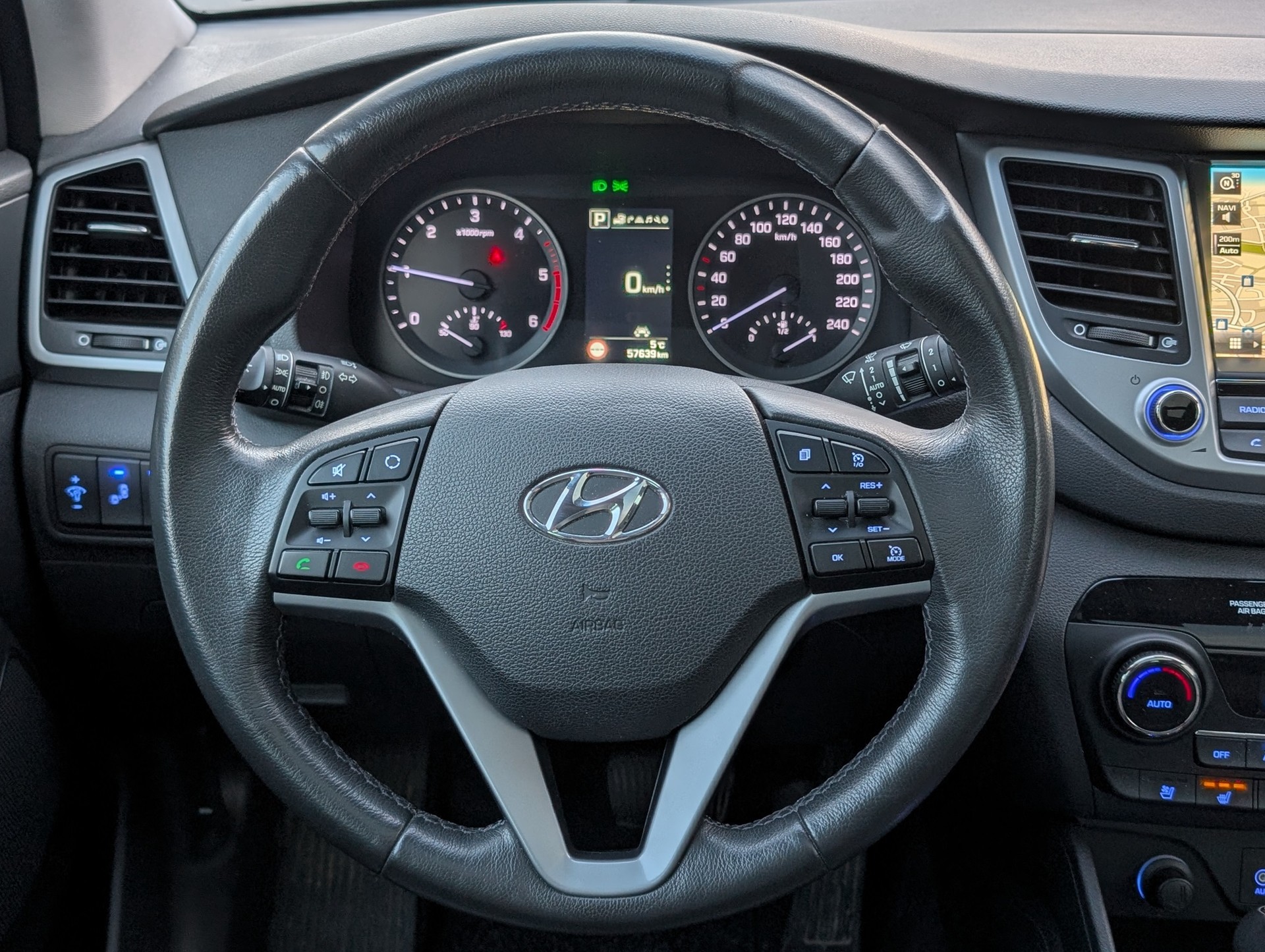HYUNDAI Tucson 2.0 CRDI Vertex 4WD Automatic-image-14