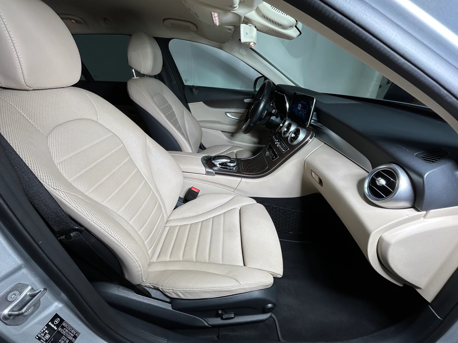 MERCEDES-BENZ C 220 d Swiss Star AMG Line 4m Kombi-image-10