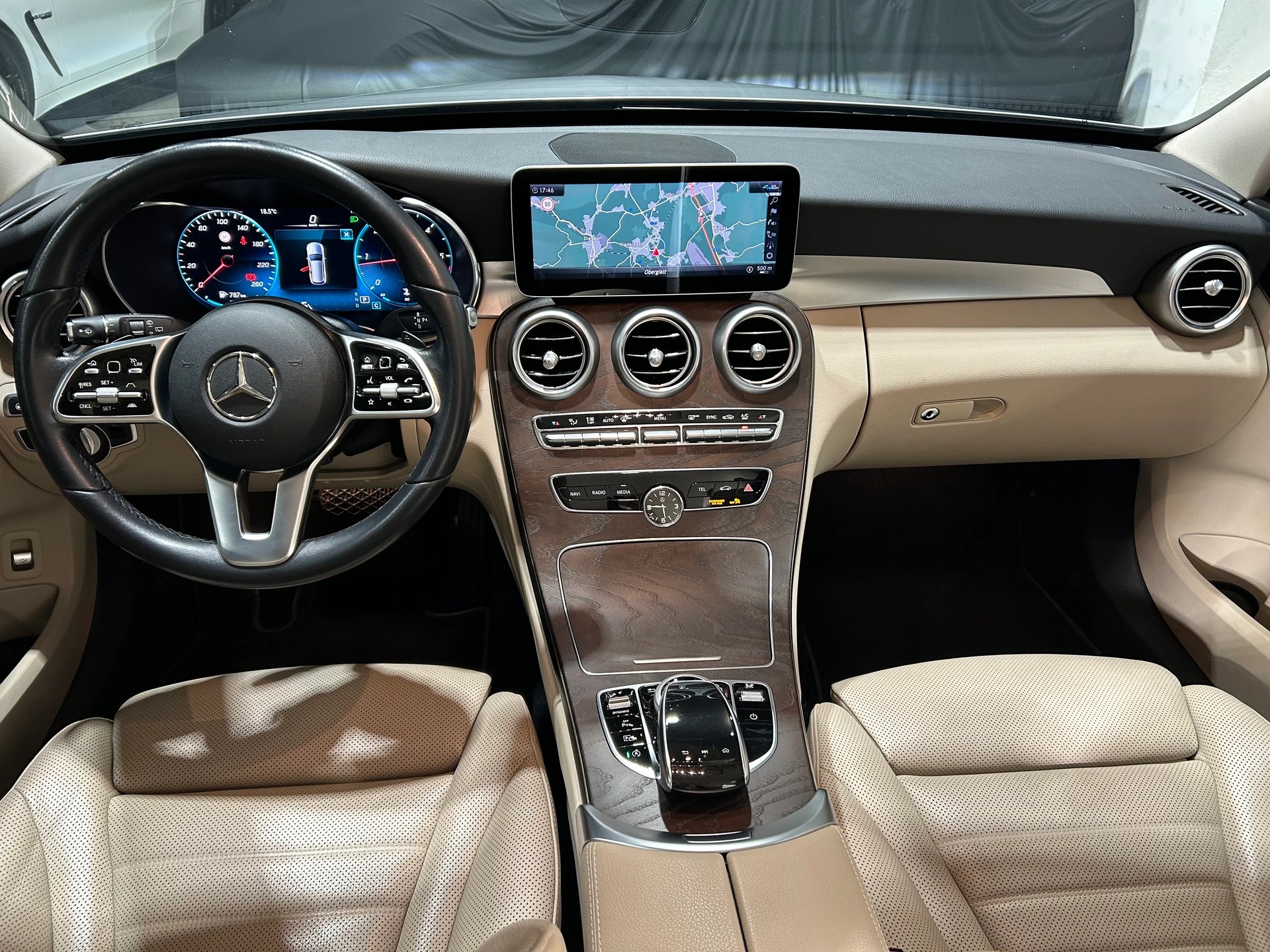 MERCEDES-BENZ C 220 d Swiss Star AMG Line 4m Kombi-image-9