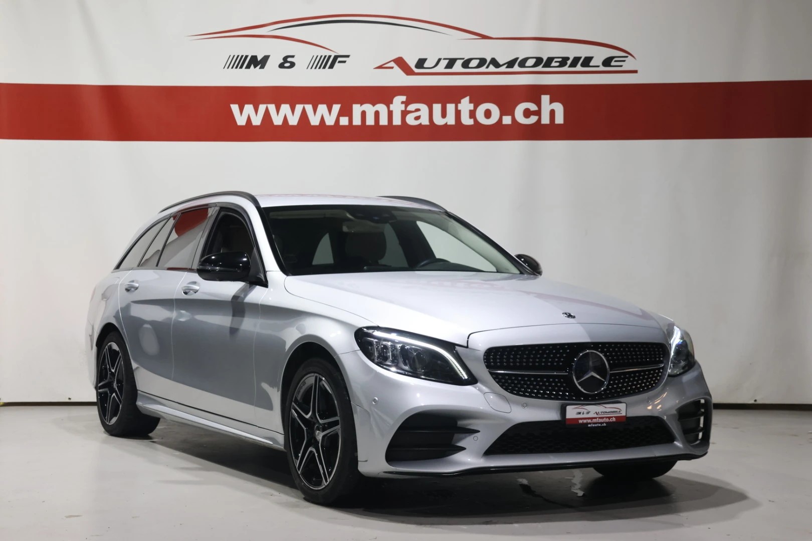MERCEDES-BENZ C 220 d Swiss Star AMG Line 4m Kombi-image-3