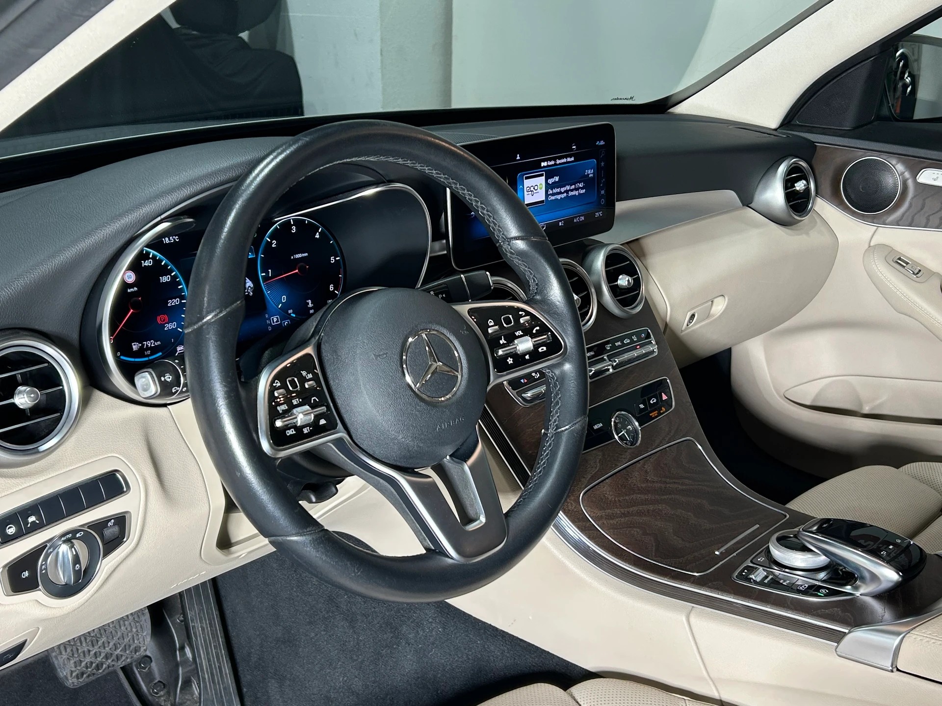 MERCEDES-BENZ C 220 d Swiss Star AMG Line 4m Kombi-image-17